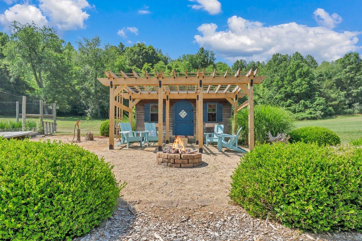 80 E Field Rd