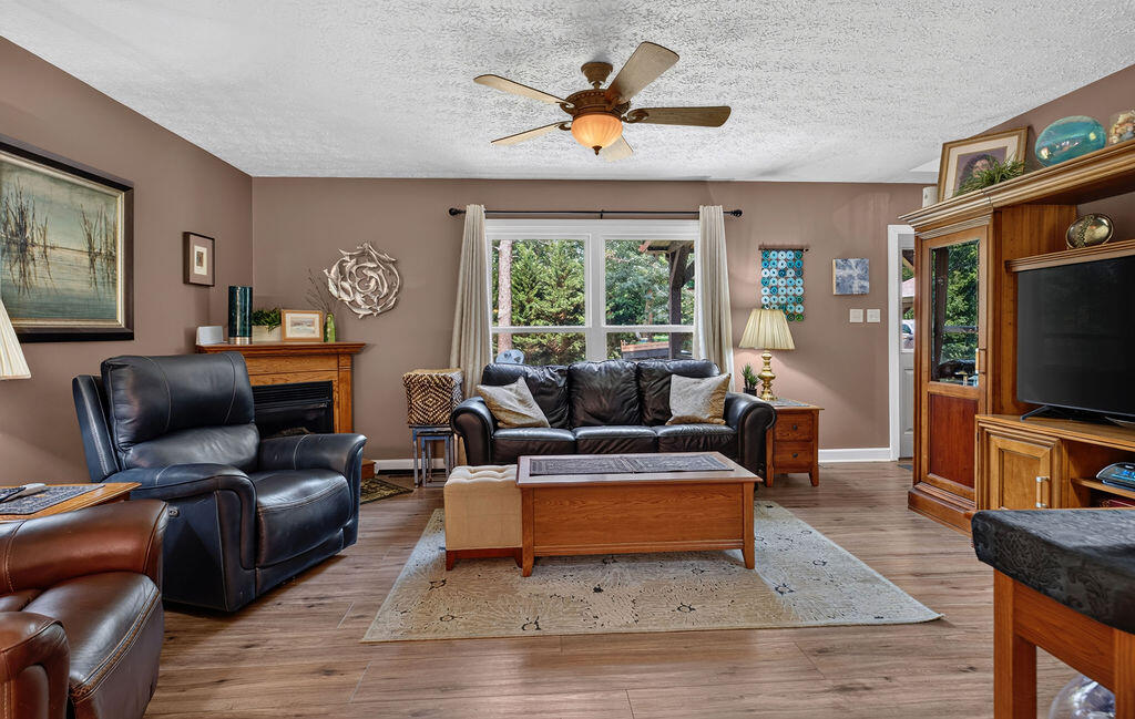76 CLAN ALPINE Way