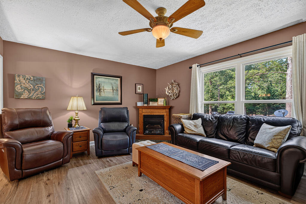76 CLAN ALPINE Way