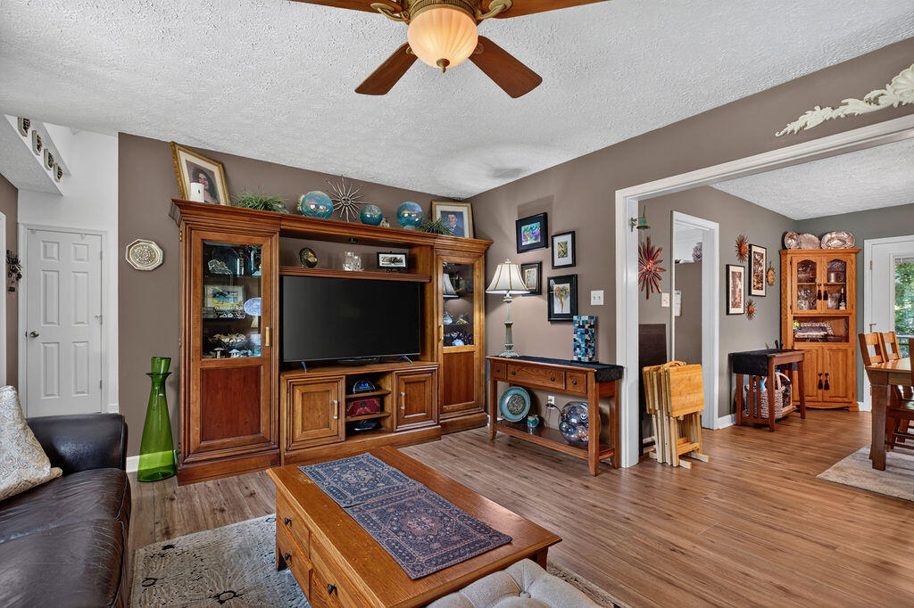 76 CLAN ALPINE Way