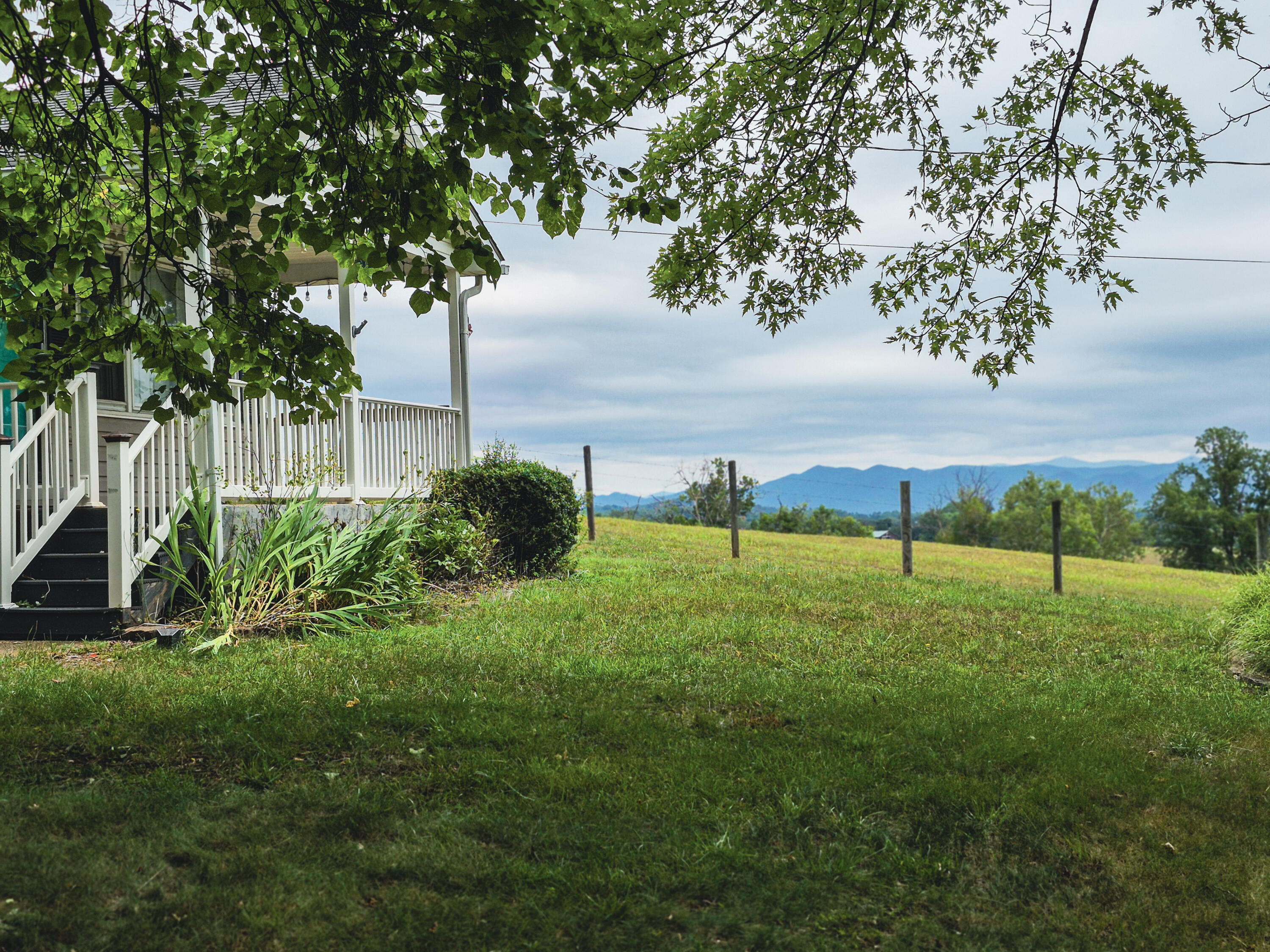 98 CLAYTOR Ln