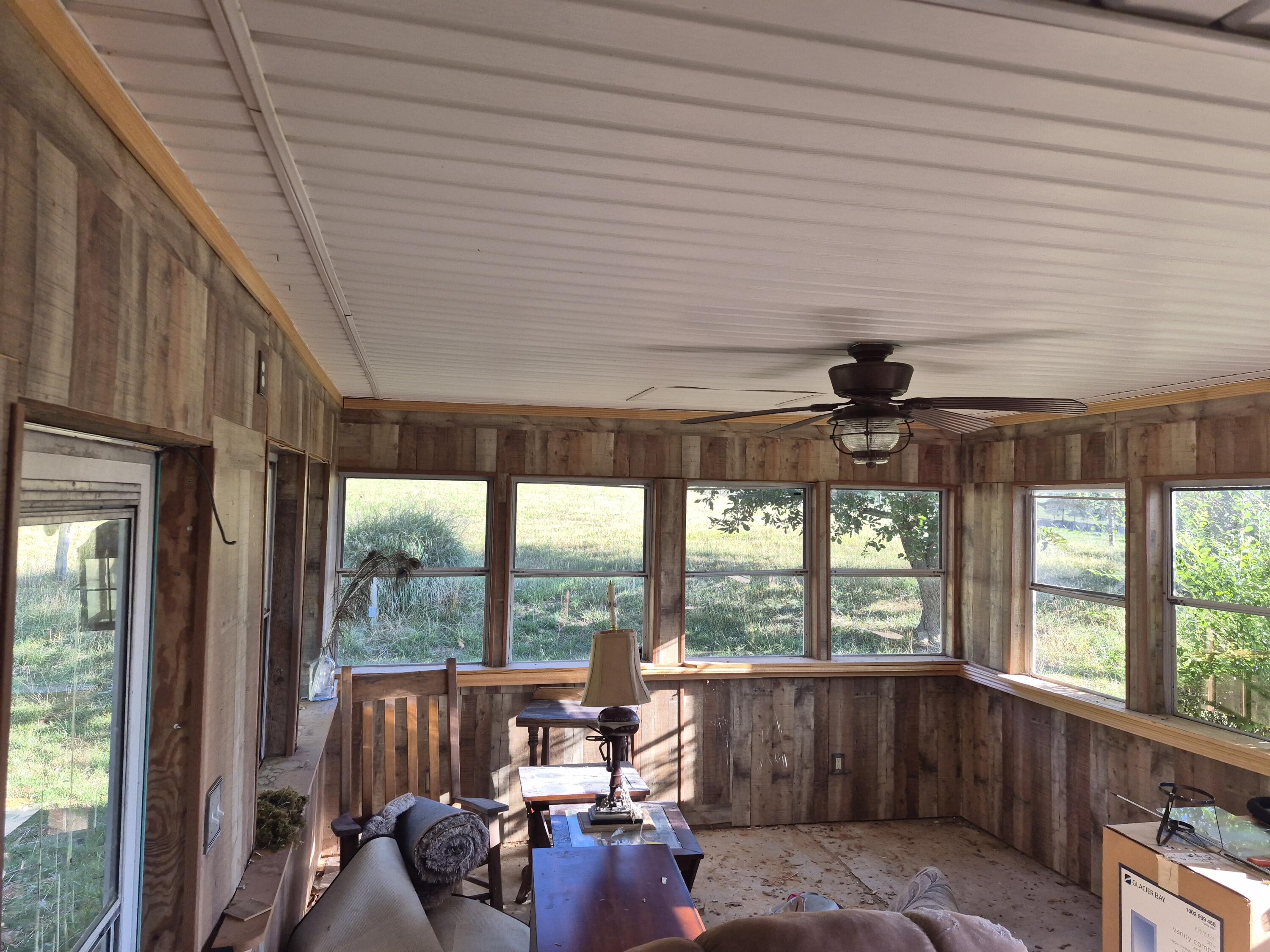 98 CLAYTOR Ln