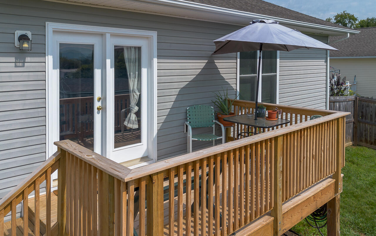144 Village Way, 144