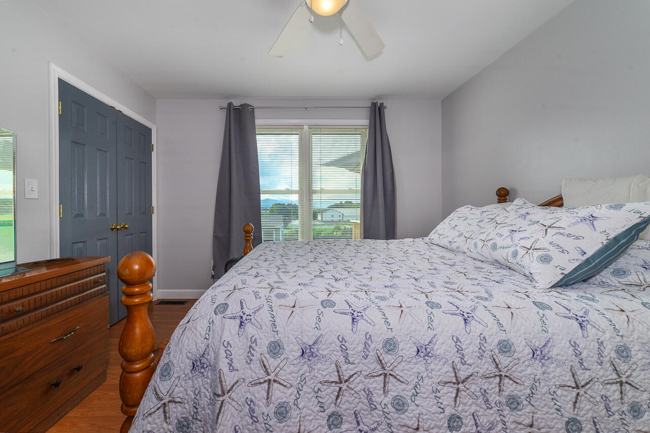 144 Village Way, 144