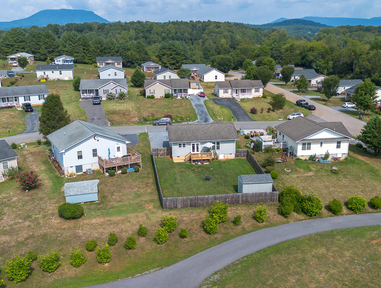 144 Village Way, 144