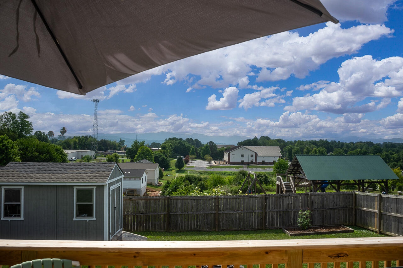 144 Village Way, 144