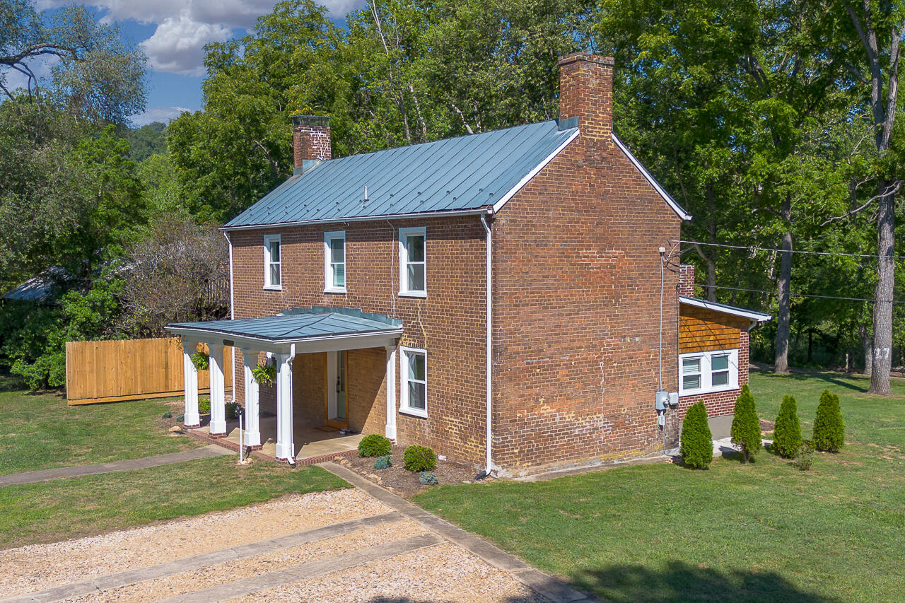 541 S River Rd
