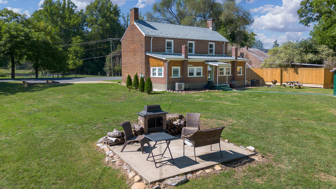 541 S River Rd
