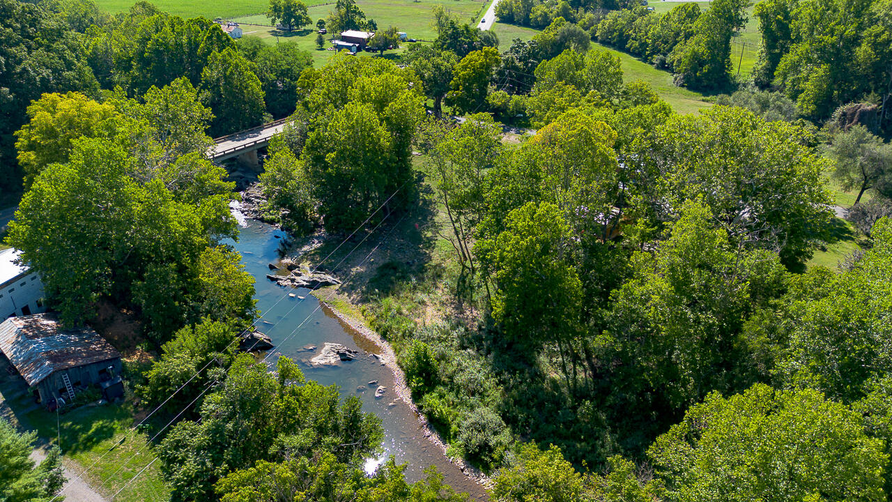 541 S River Rd