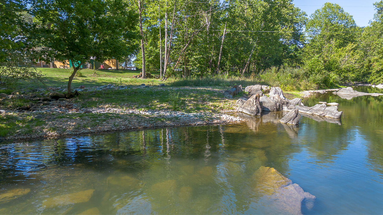 541 S River Rd