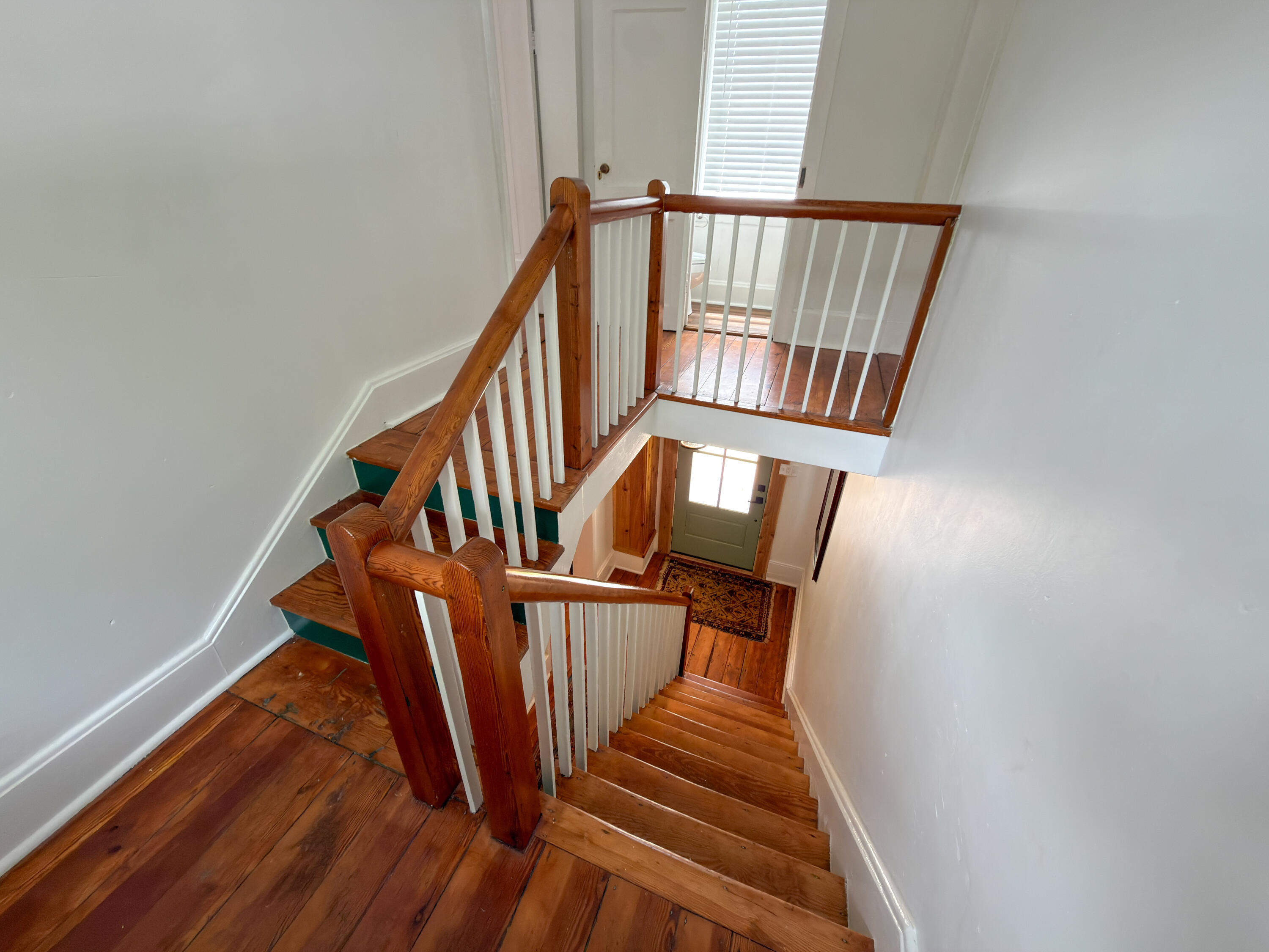 541 S River Rd