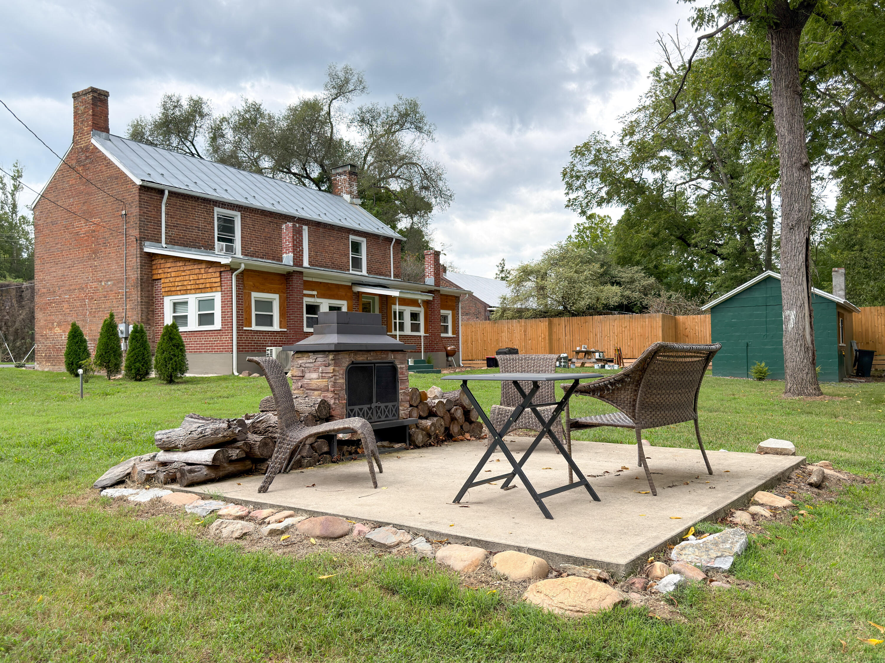 541 S River Rd