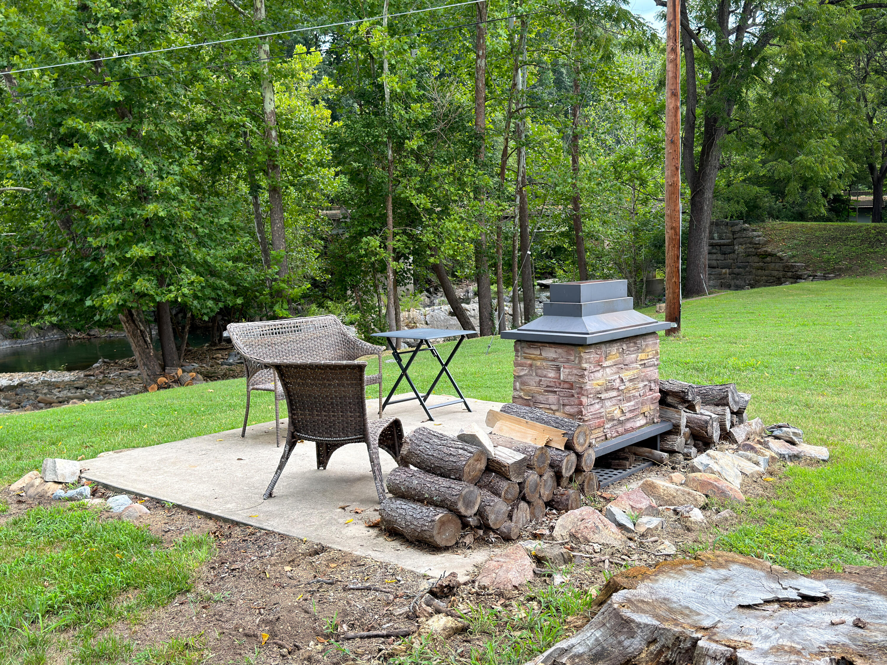 541 S River Rd