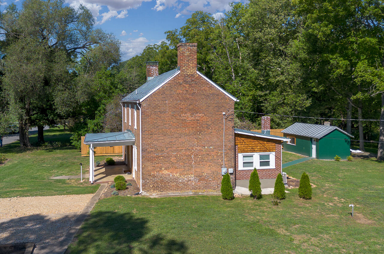 541 S River Rd
