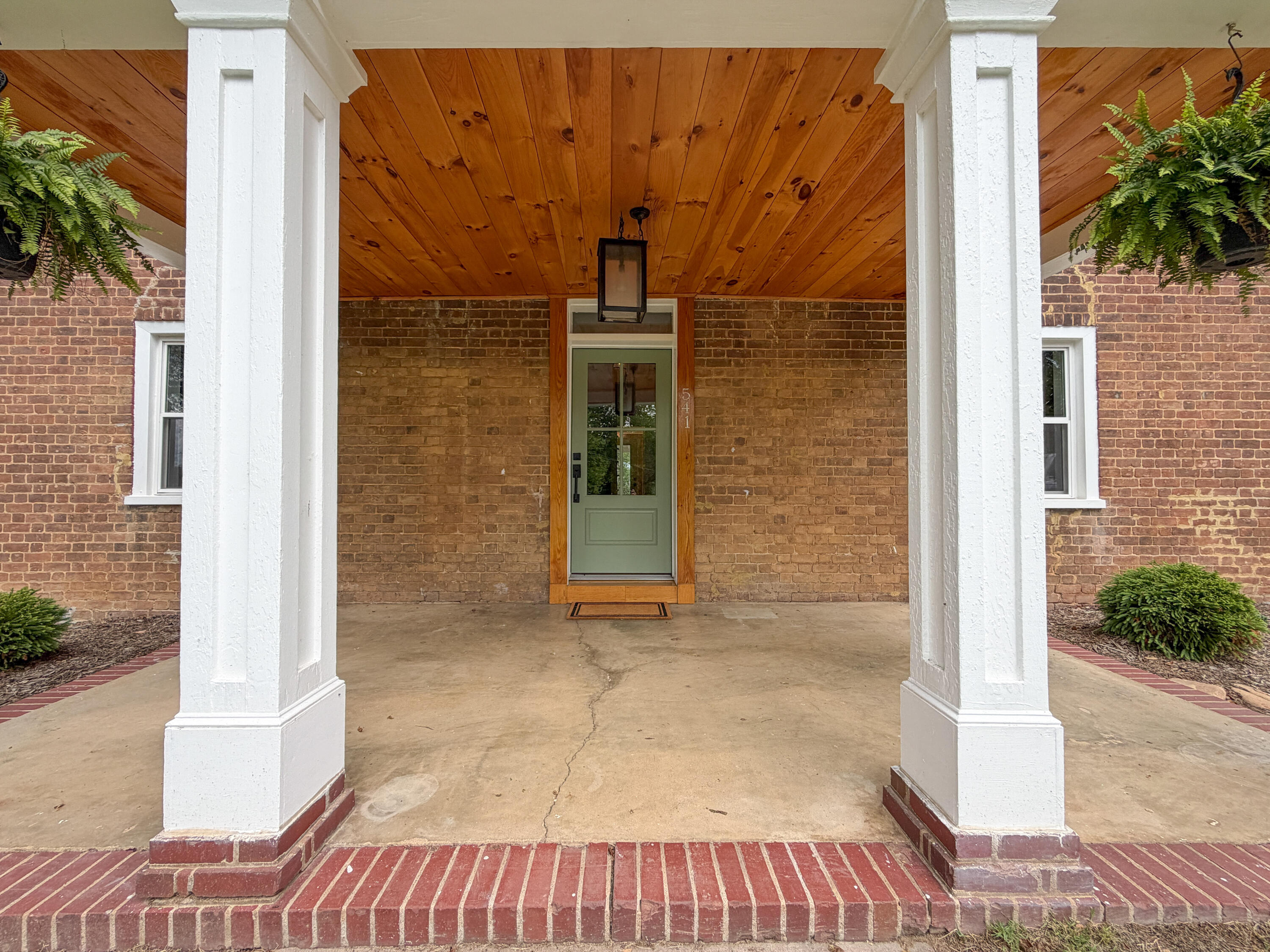 541 S River Rd
