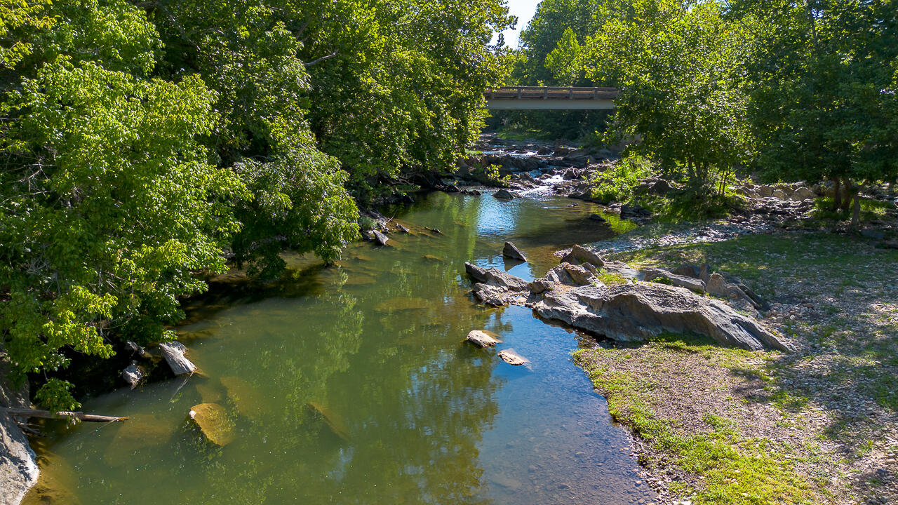 541 S River Rd