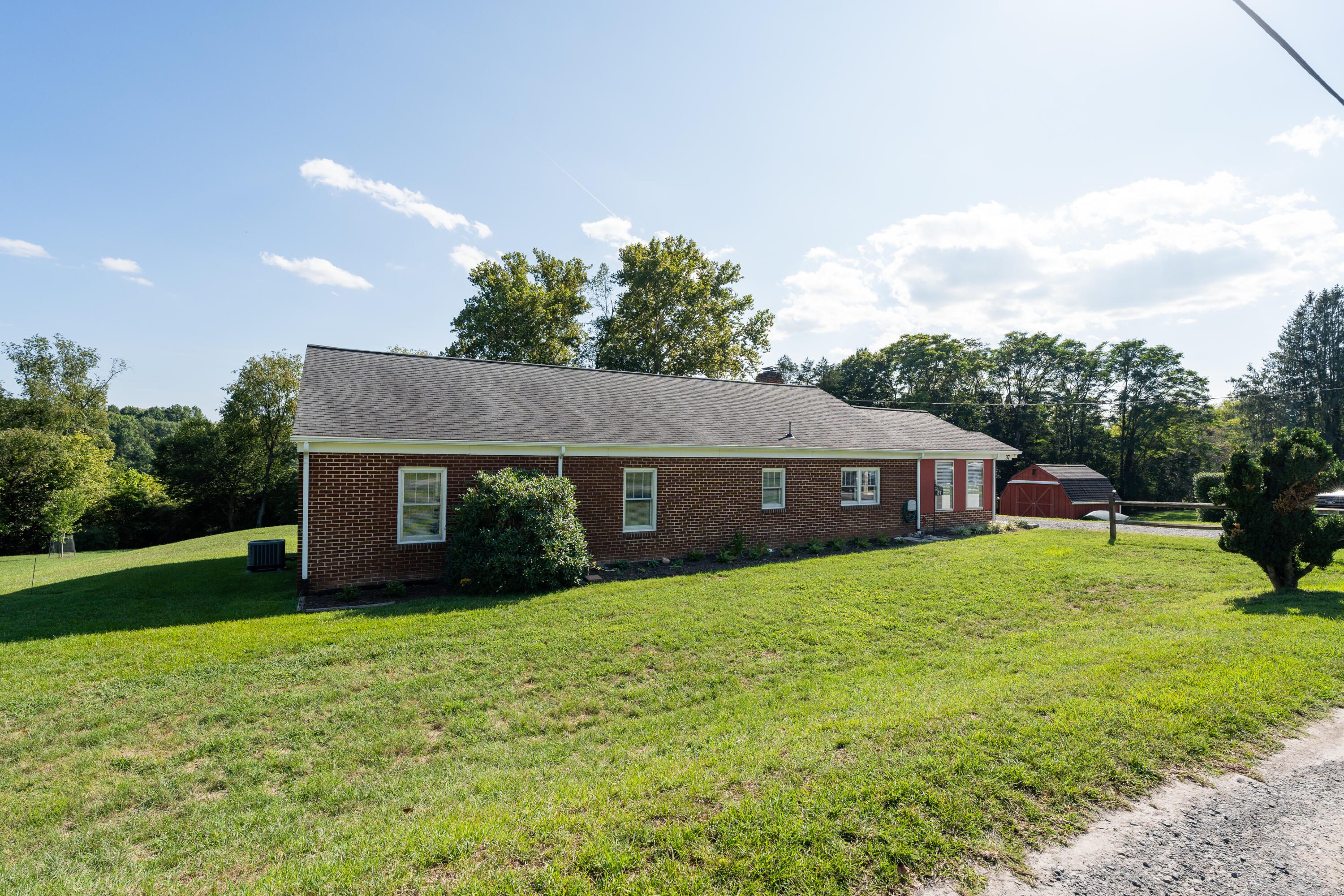 37 MERLIN Ln