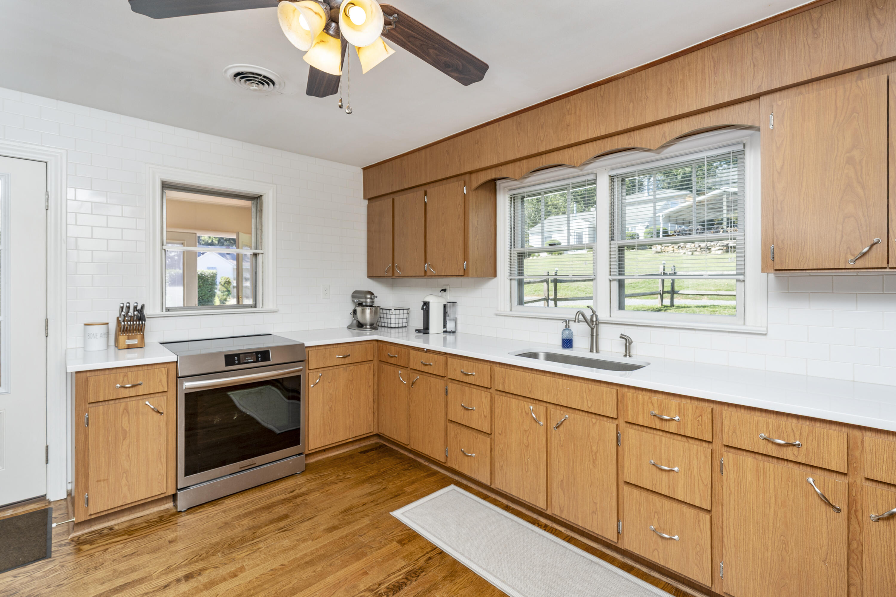 37 MERLIN Ln