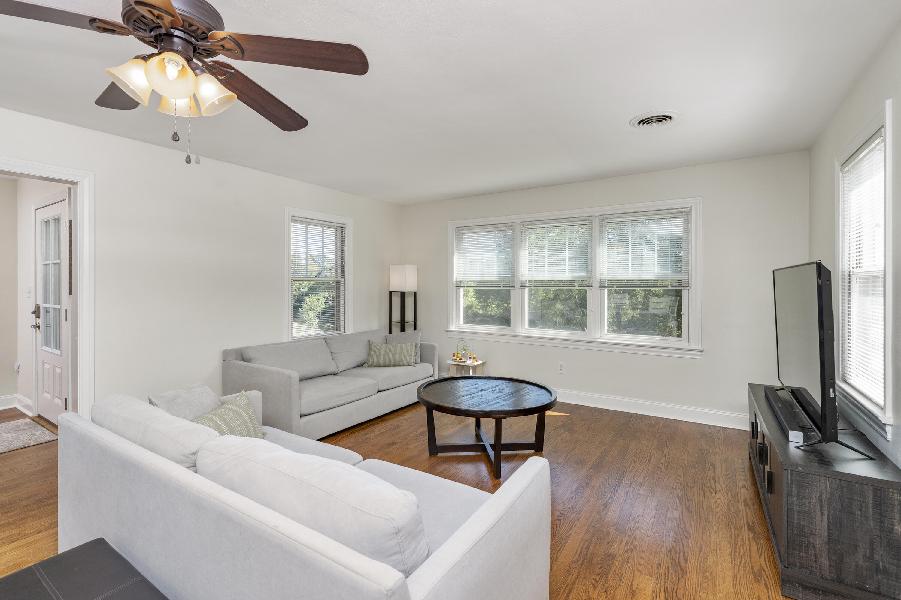 37 MERLIN Ln