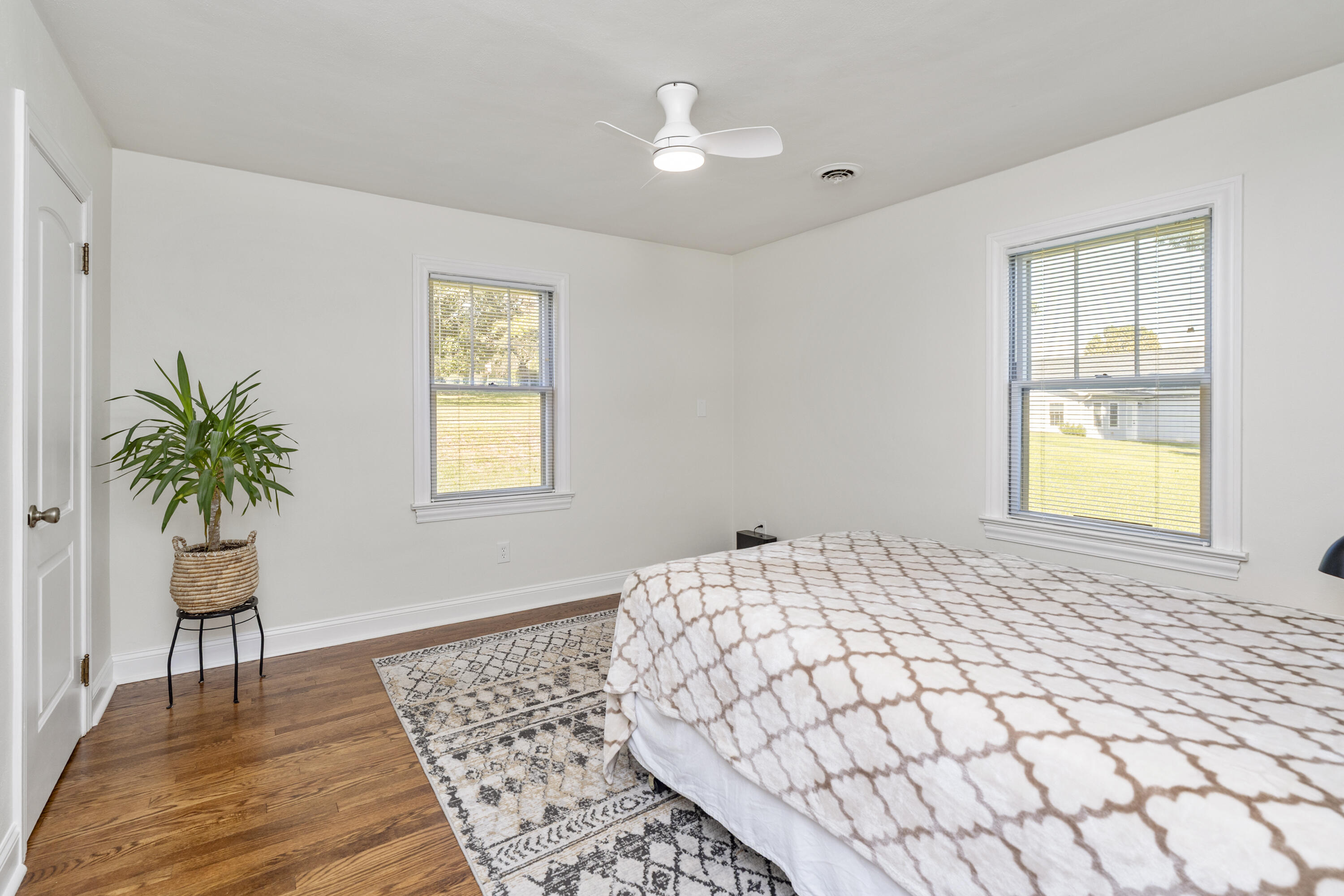 37 MERLIN Ln