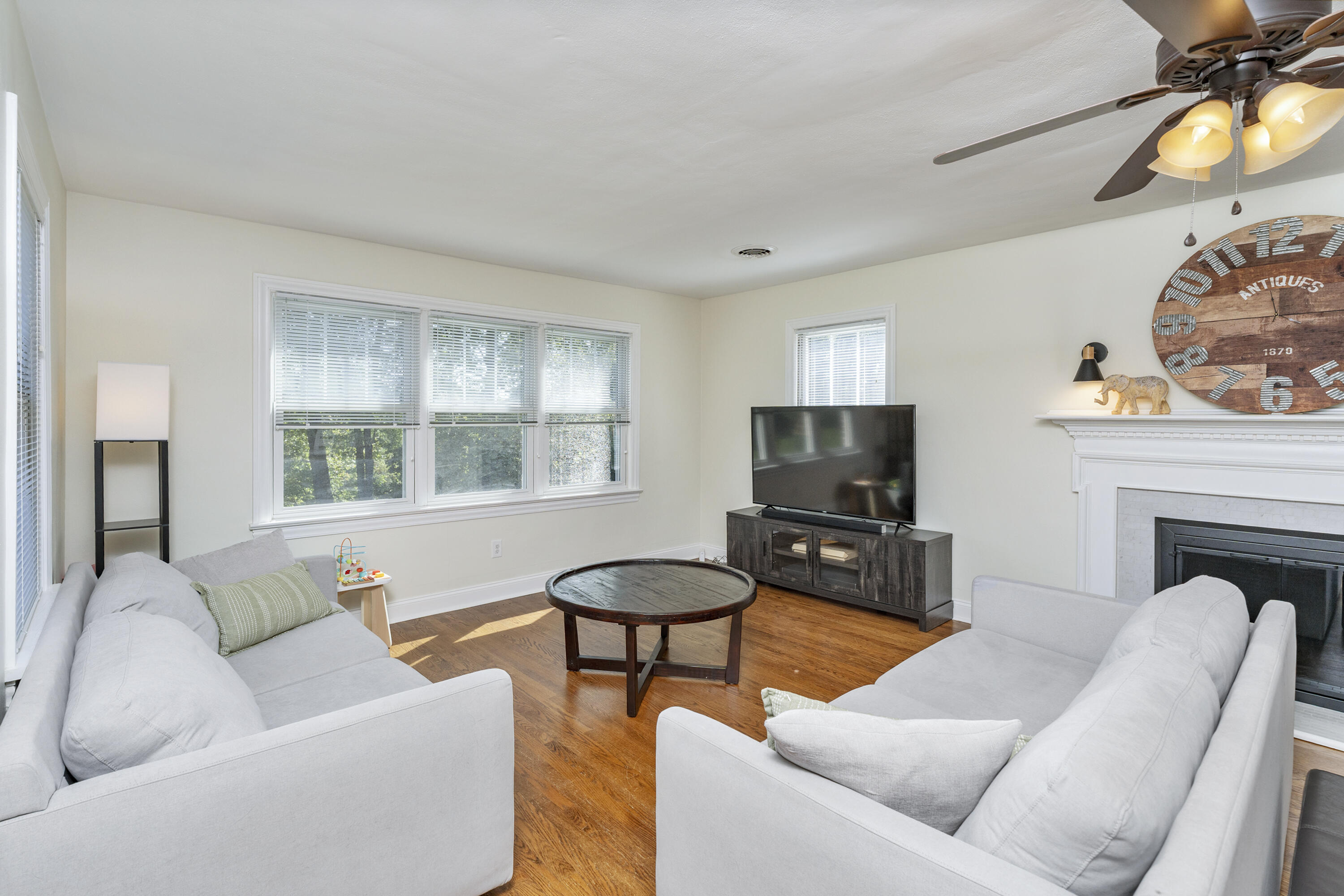 37 MERLIN Ln