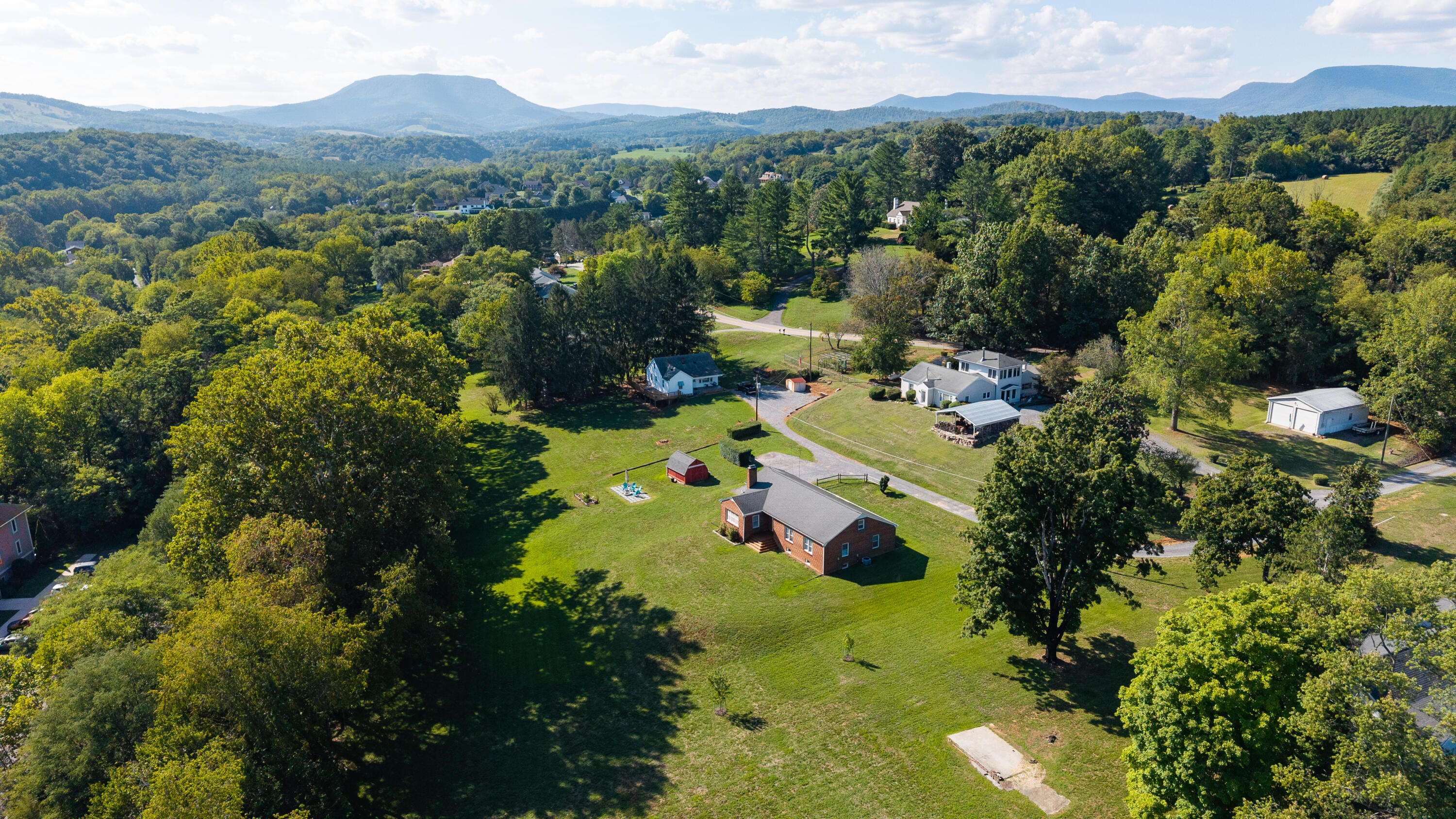 37 MERLIN Ln