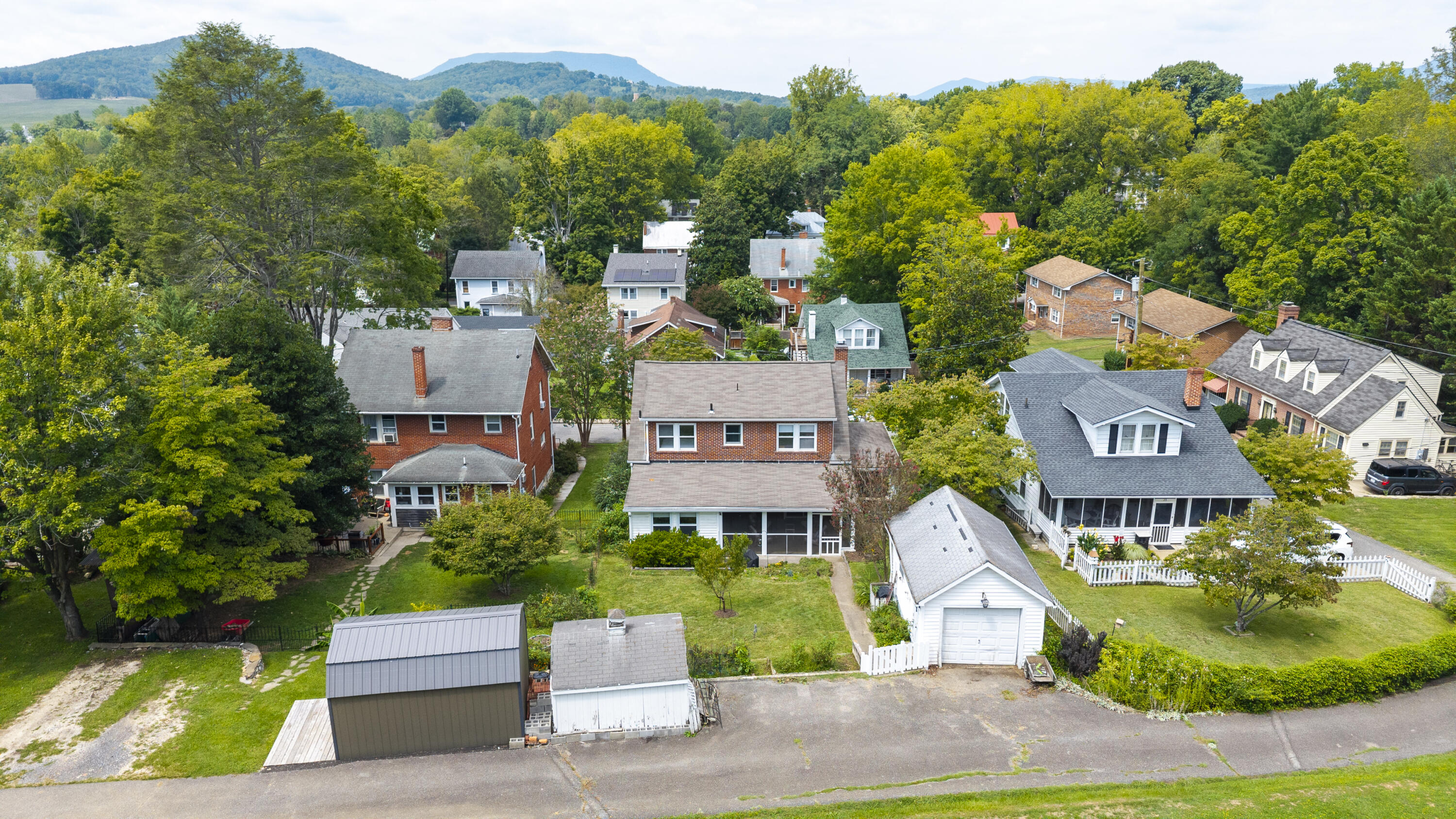 23 WESTSIDE Ct