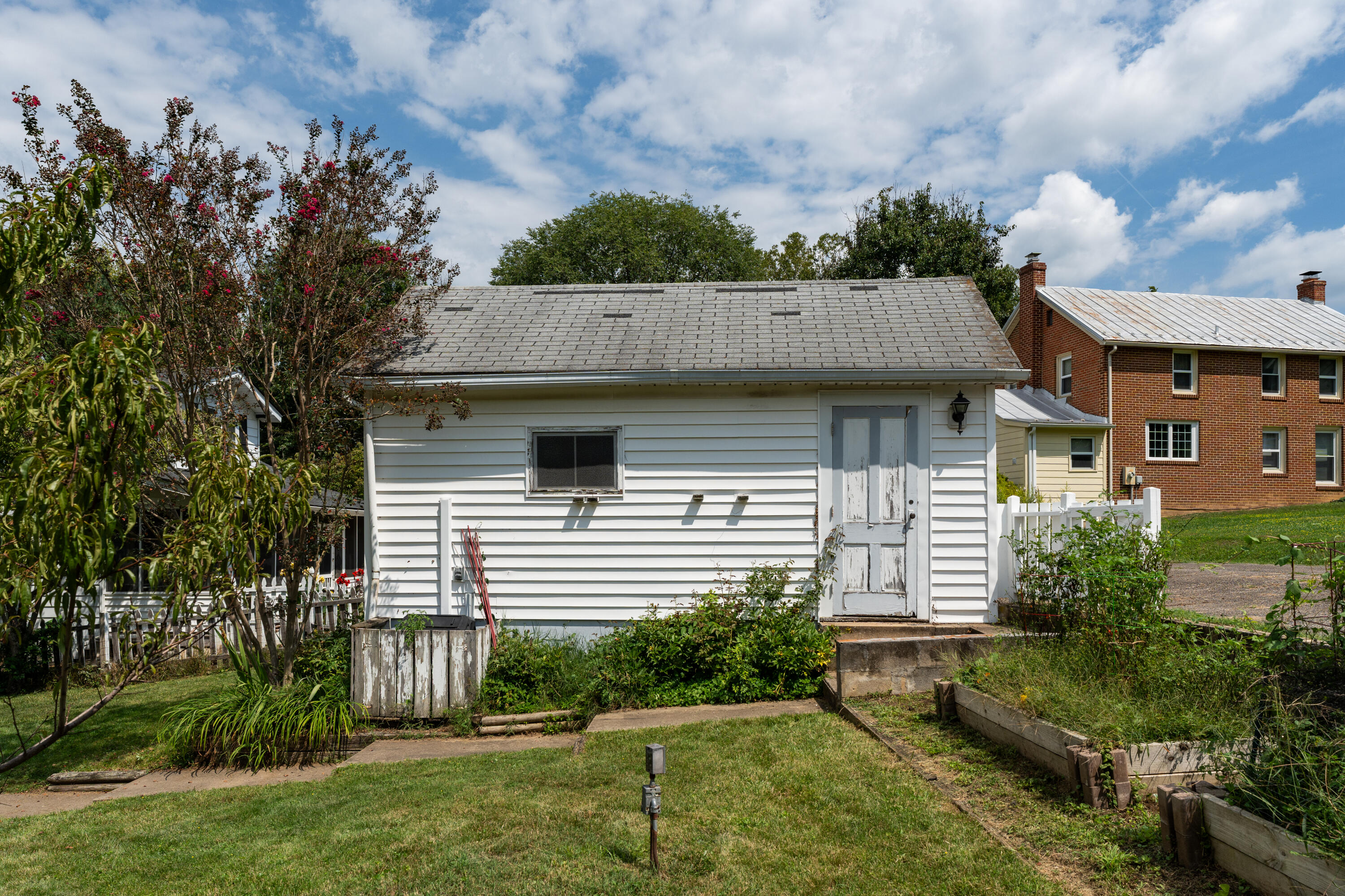 23 WESTSIDE Ct