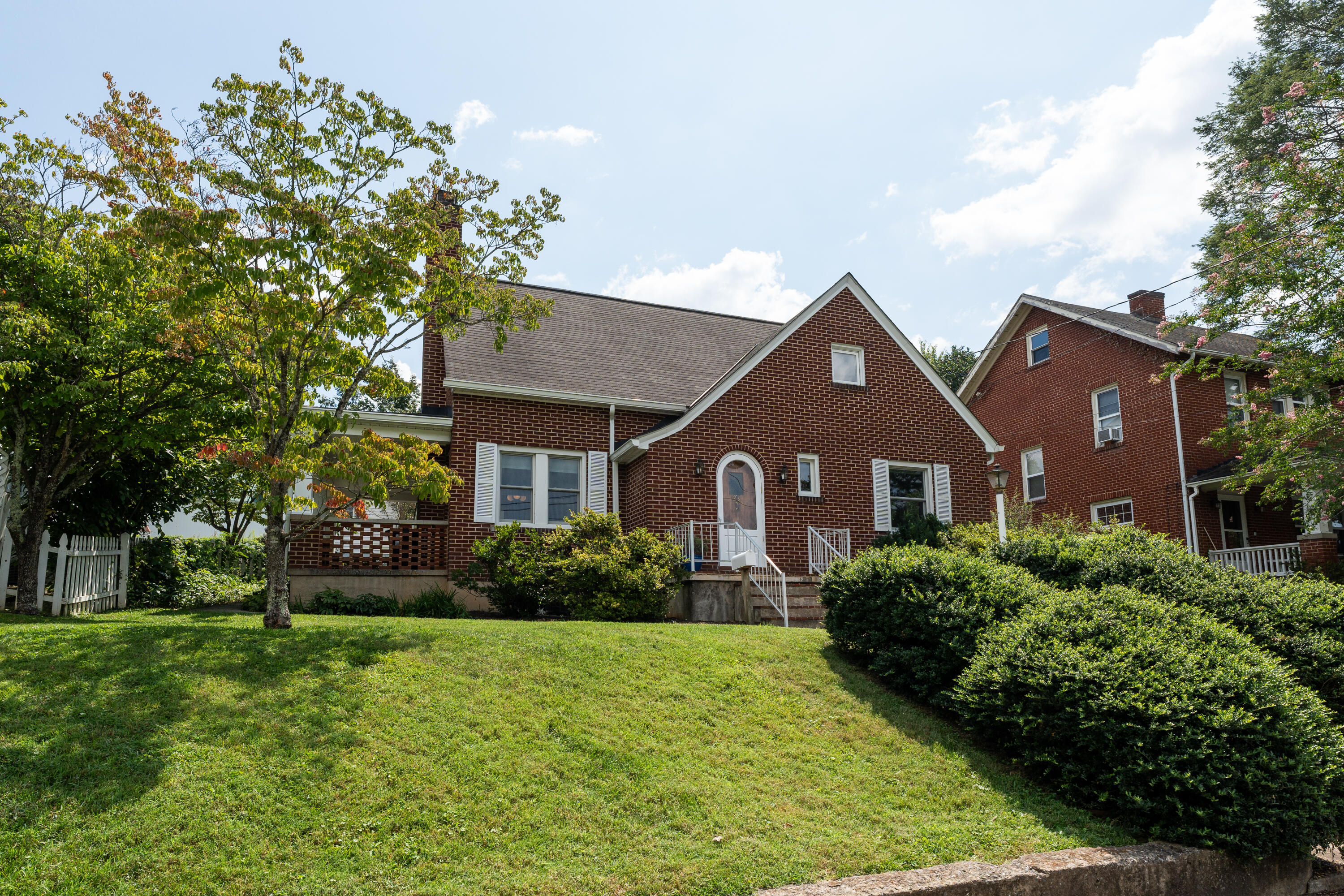 23 WESTSIDE Ct