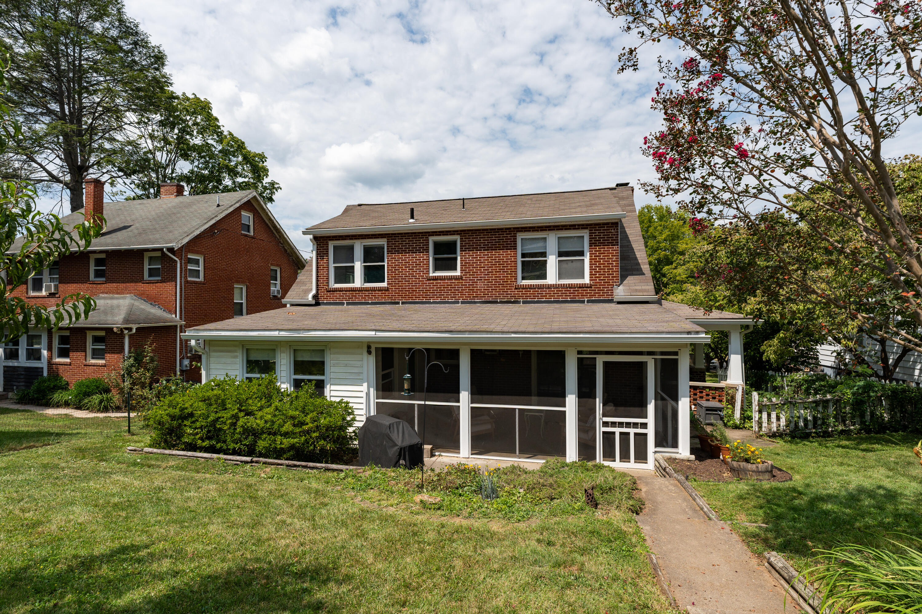 23 WESTSIDE Ct