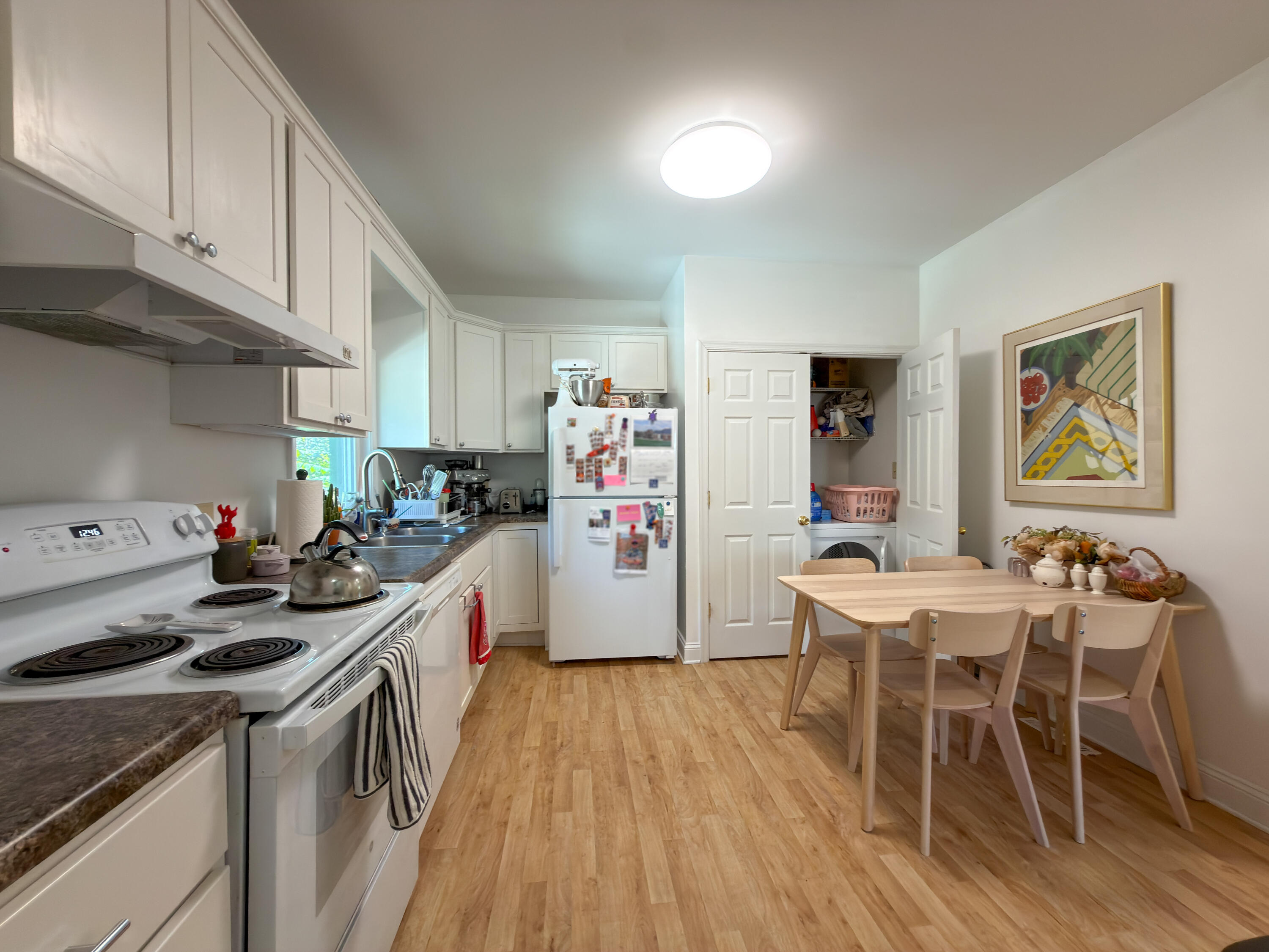 110 E HENRY St