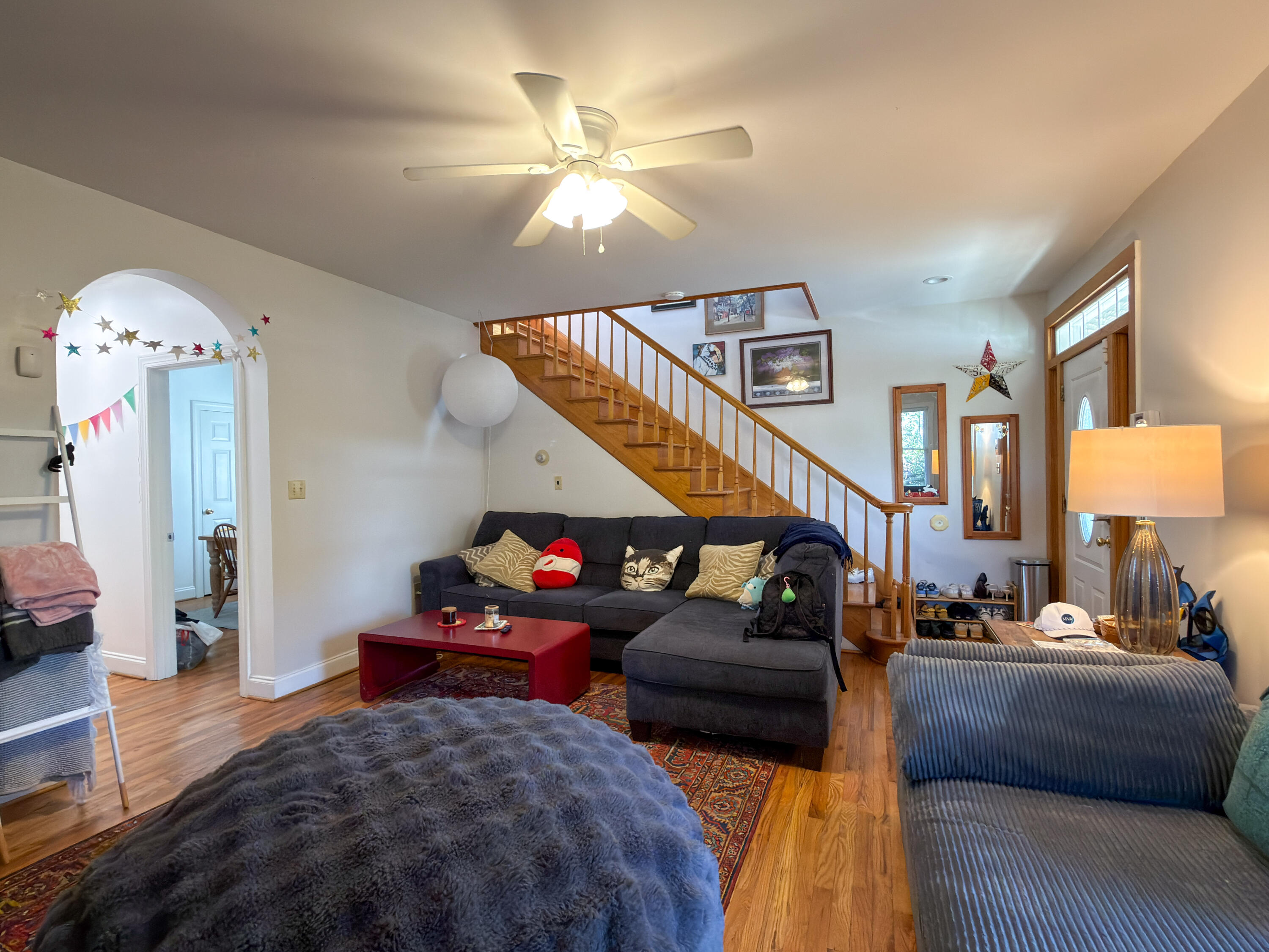 110 E HENRY St