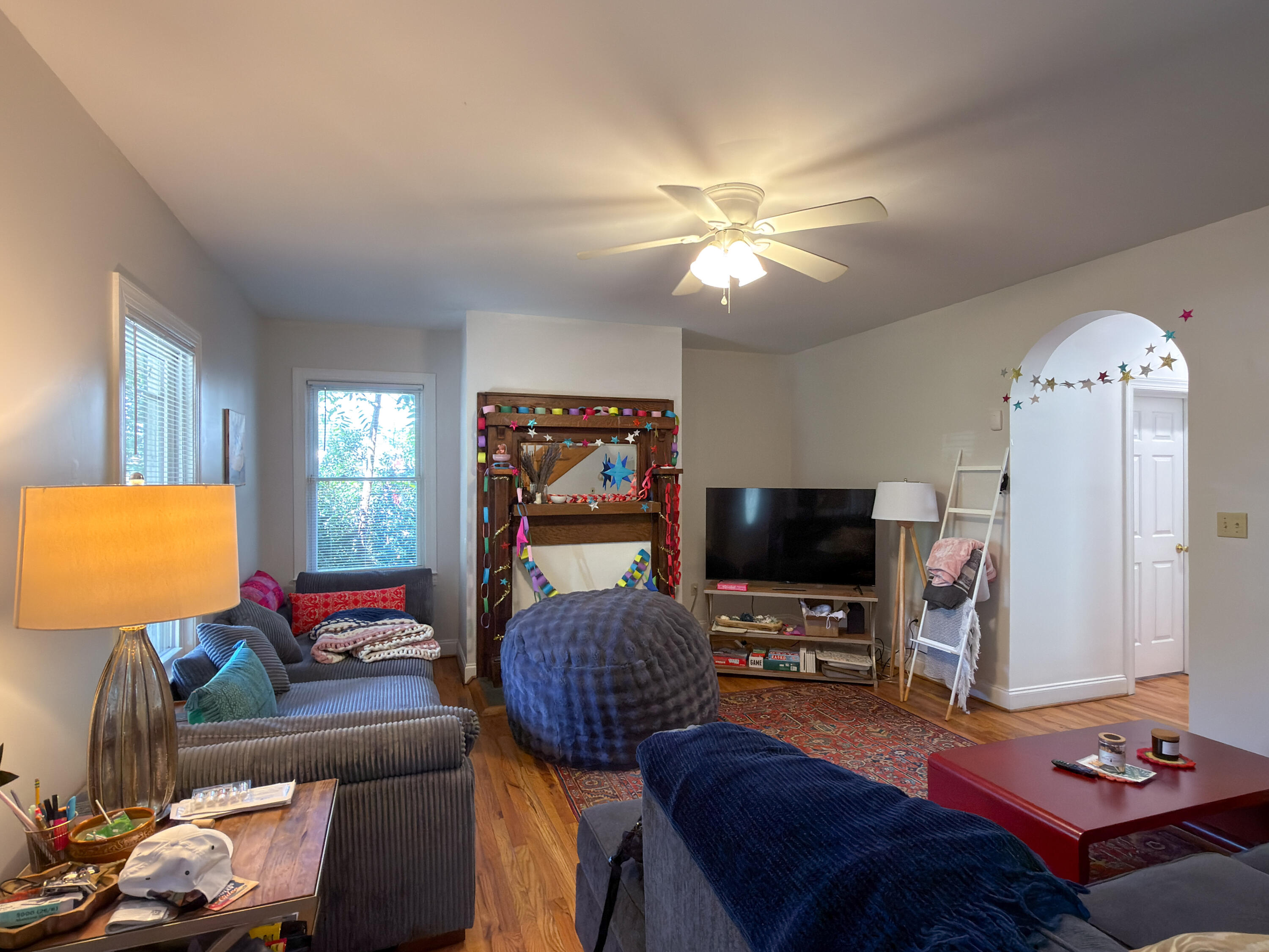 110 E HENRY St