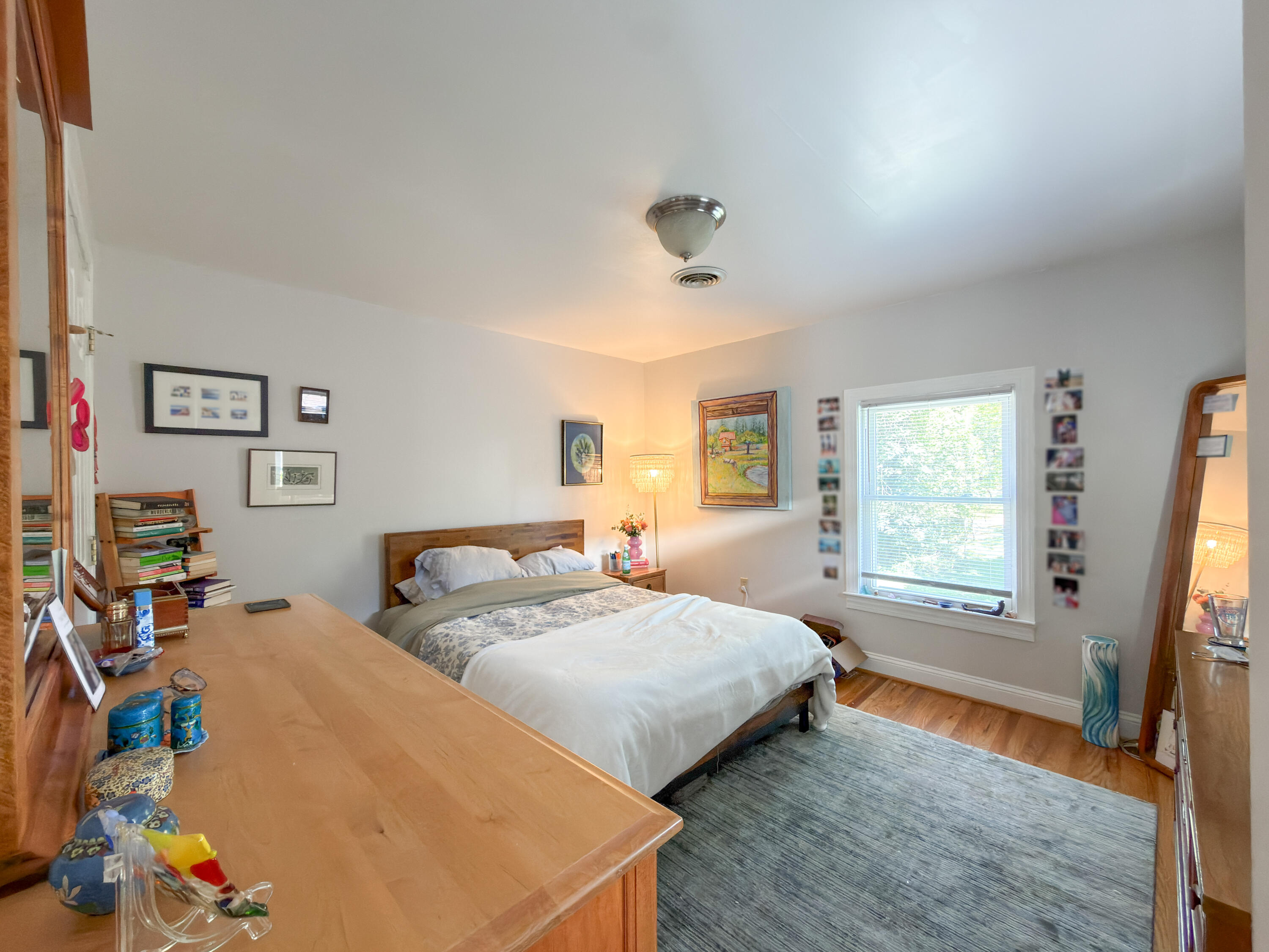 110 E HENRY St