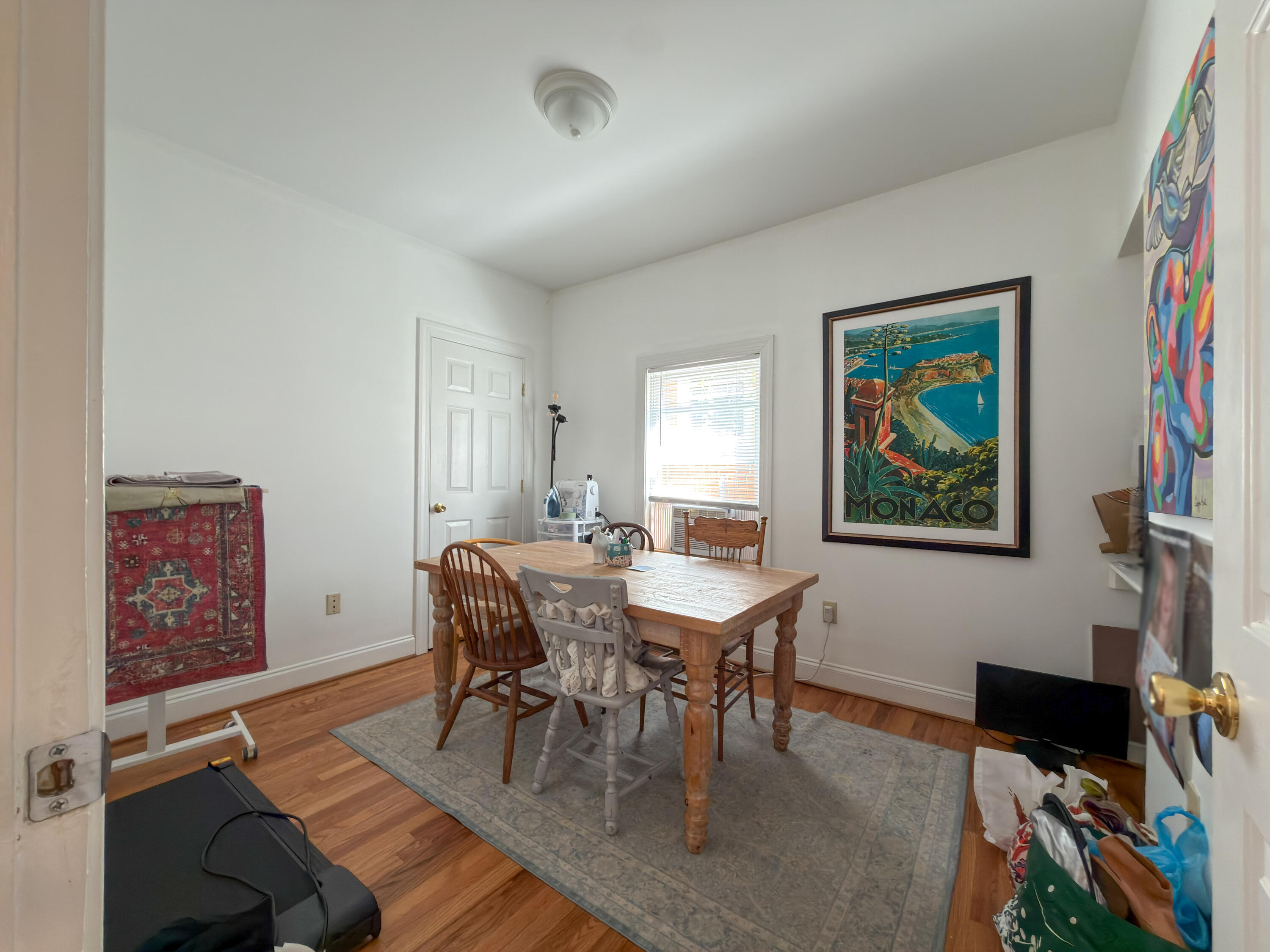 110 E HENRY St