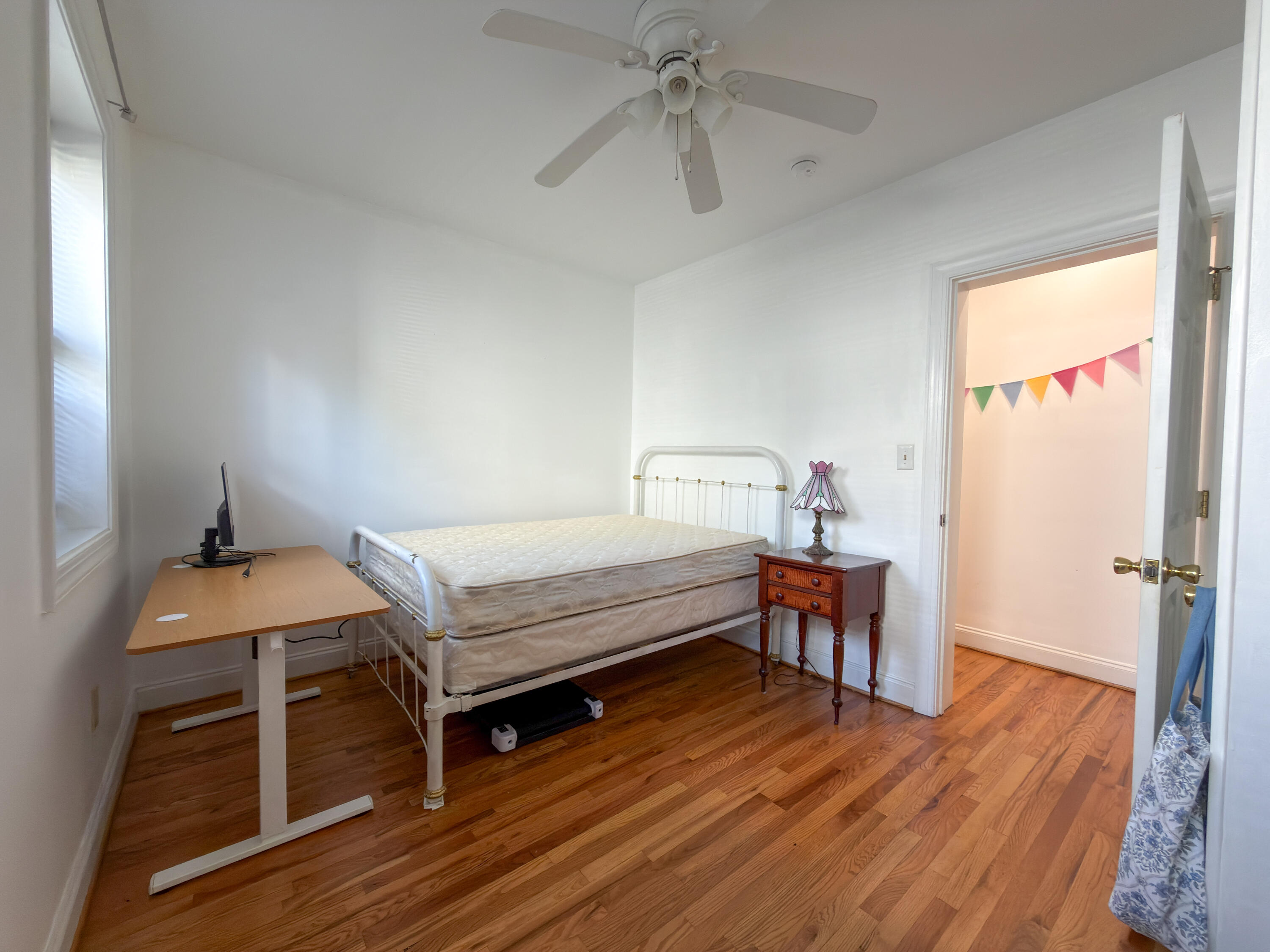 110 E HENRY St