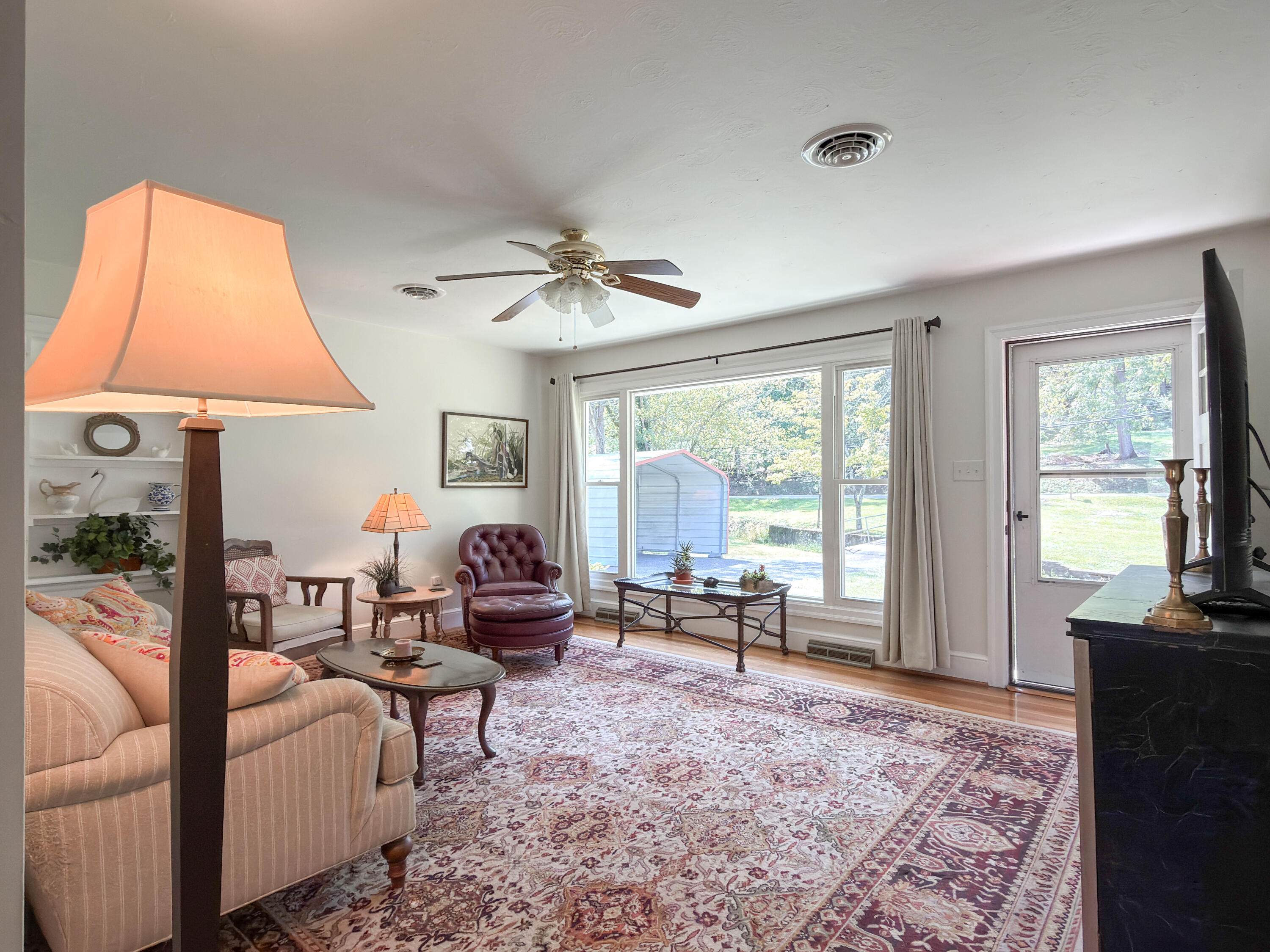 13 COUNTRY CLUB Rd