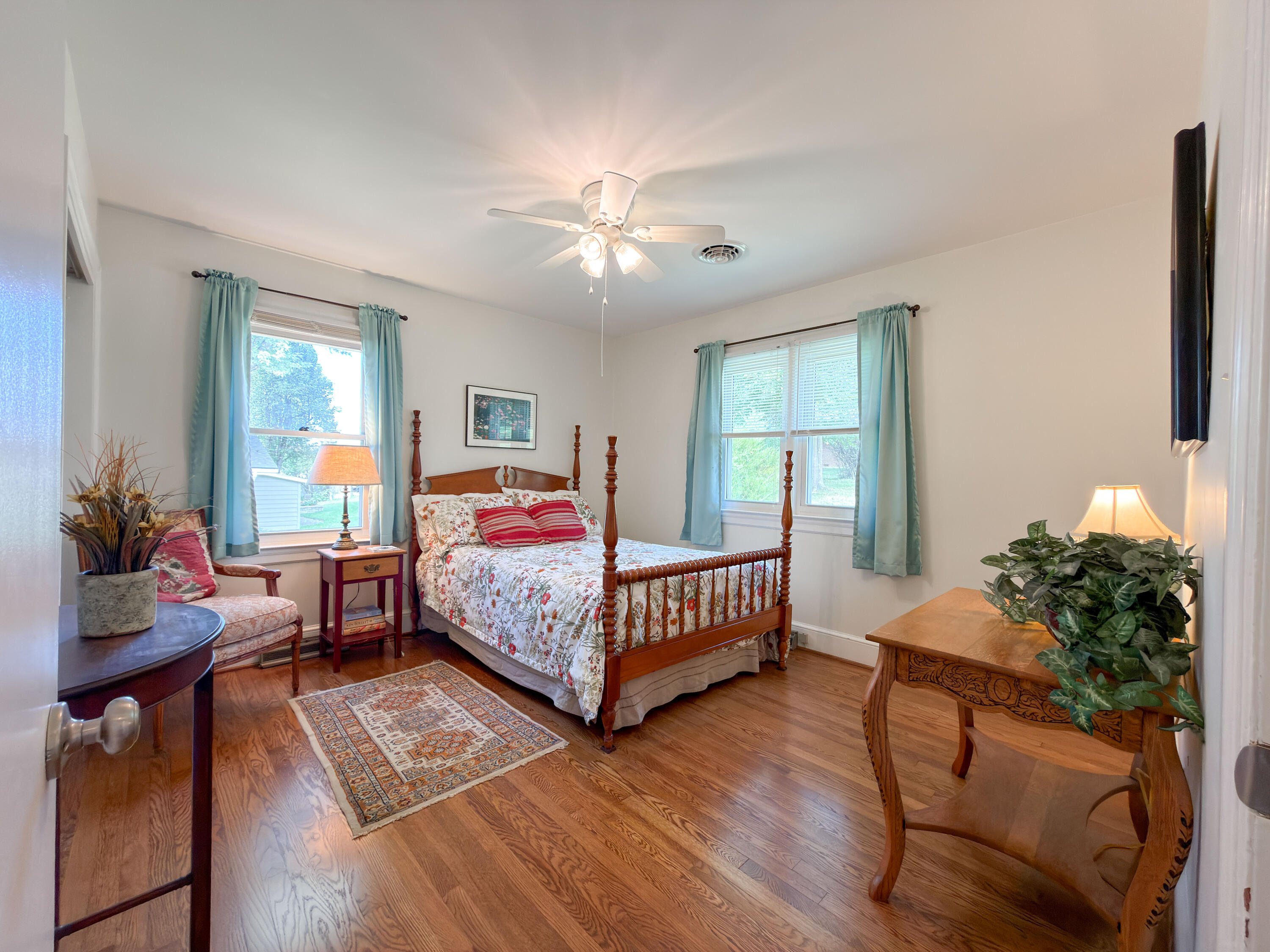 13 COUNTRY CLUB Rd