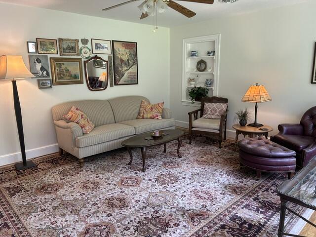 13 COUNTRY CLUB Rd