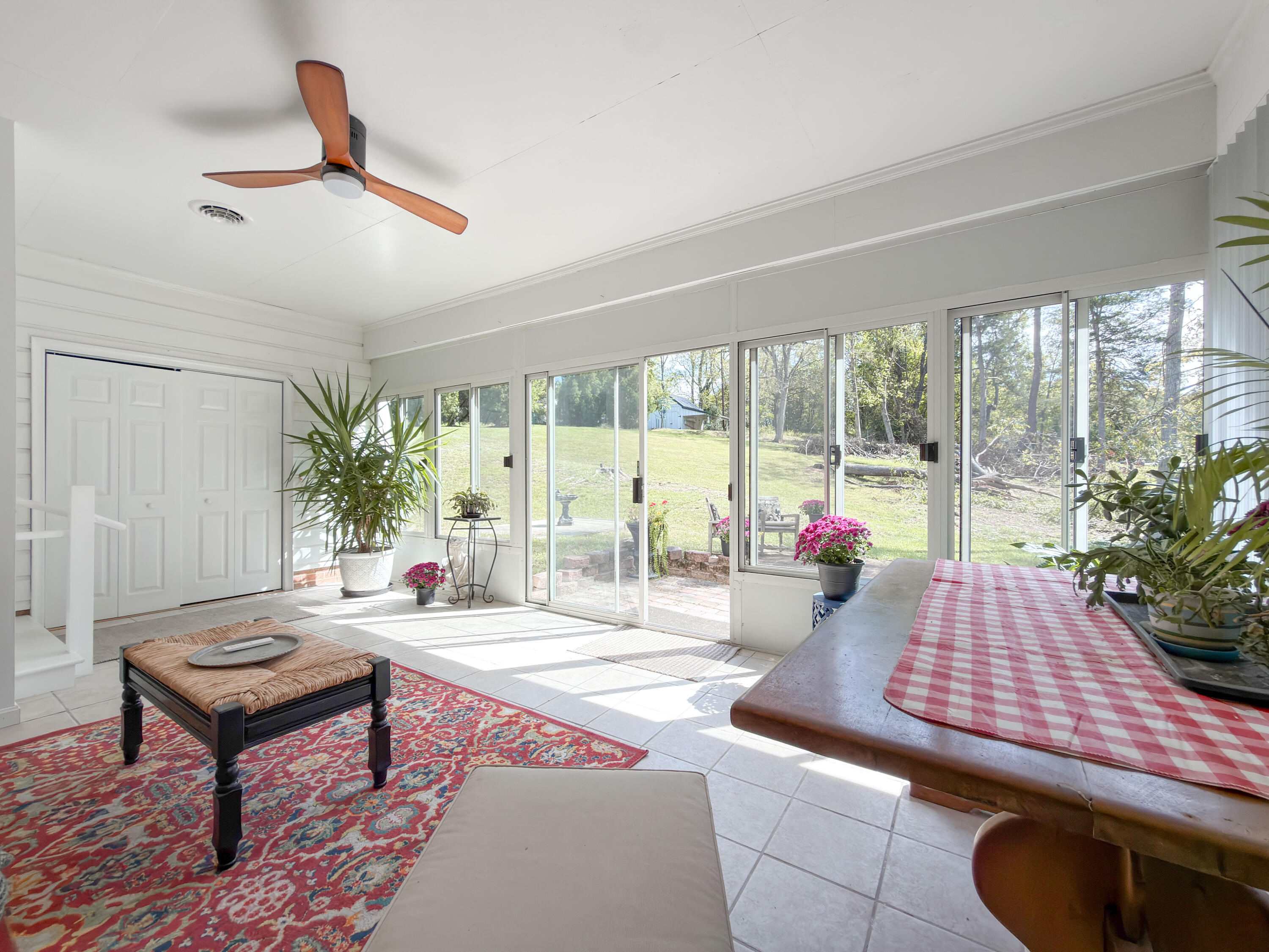 13 COUNTRY CLUB Rd