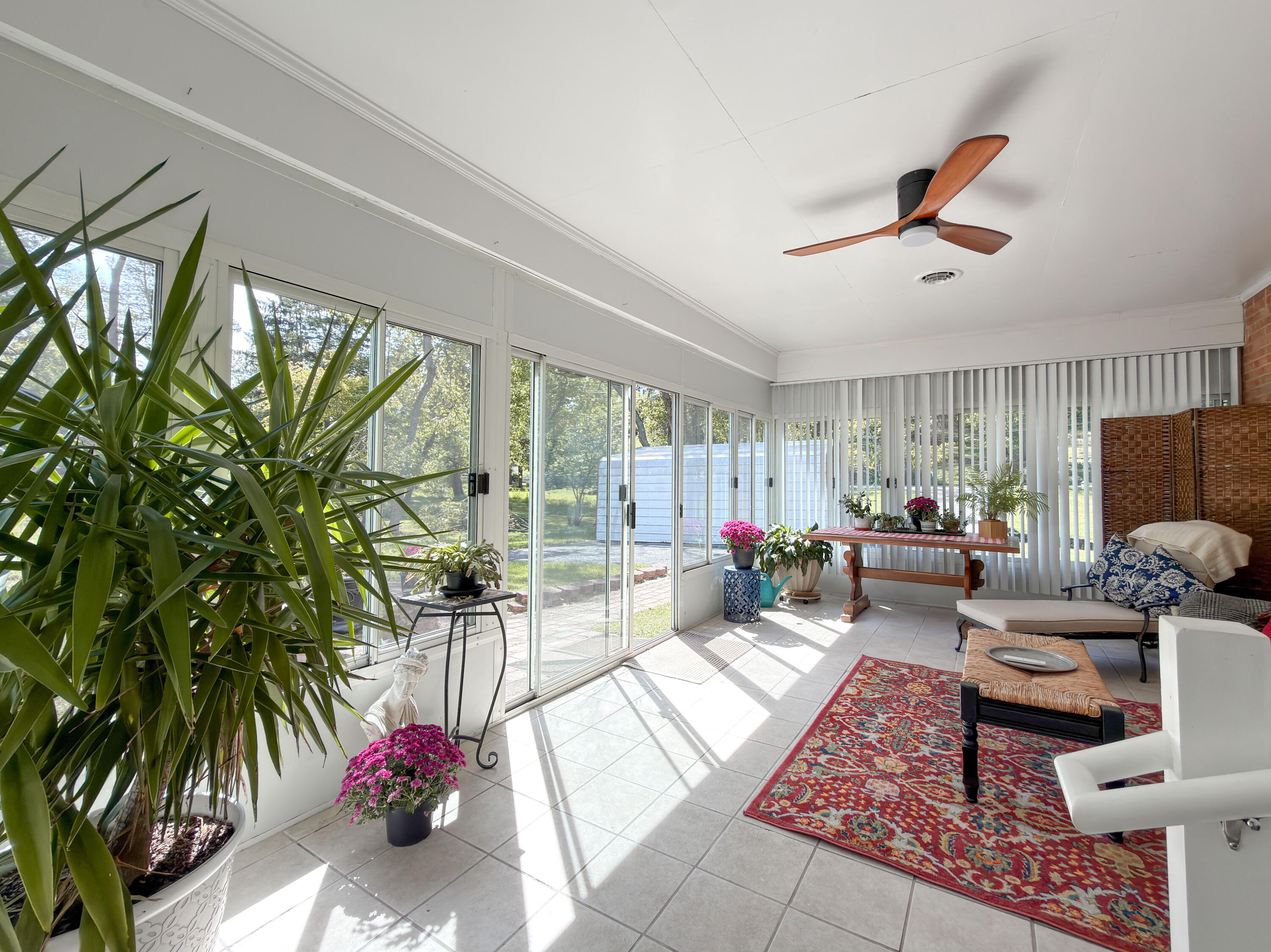 13 COUNTRY CLUB Rd