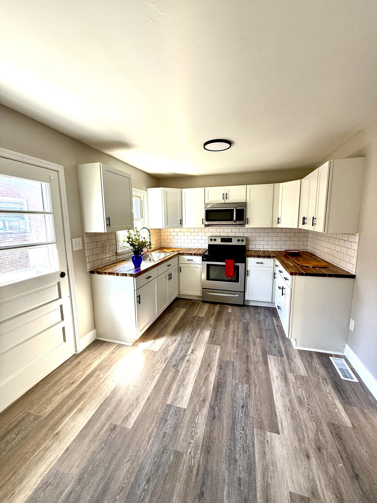 1351 WALNUT Ave
