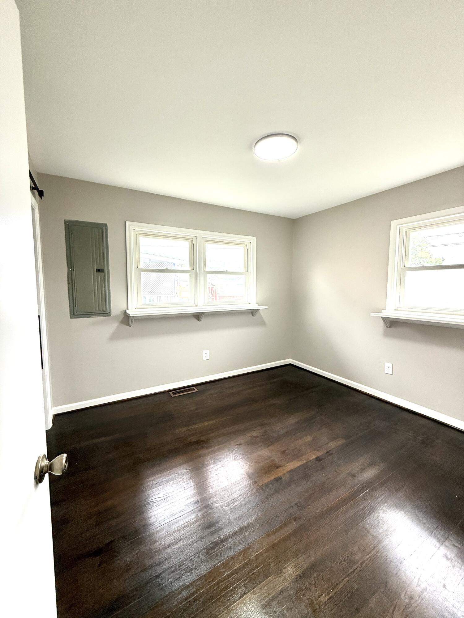 1351 WALNUT Ave