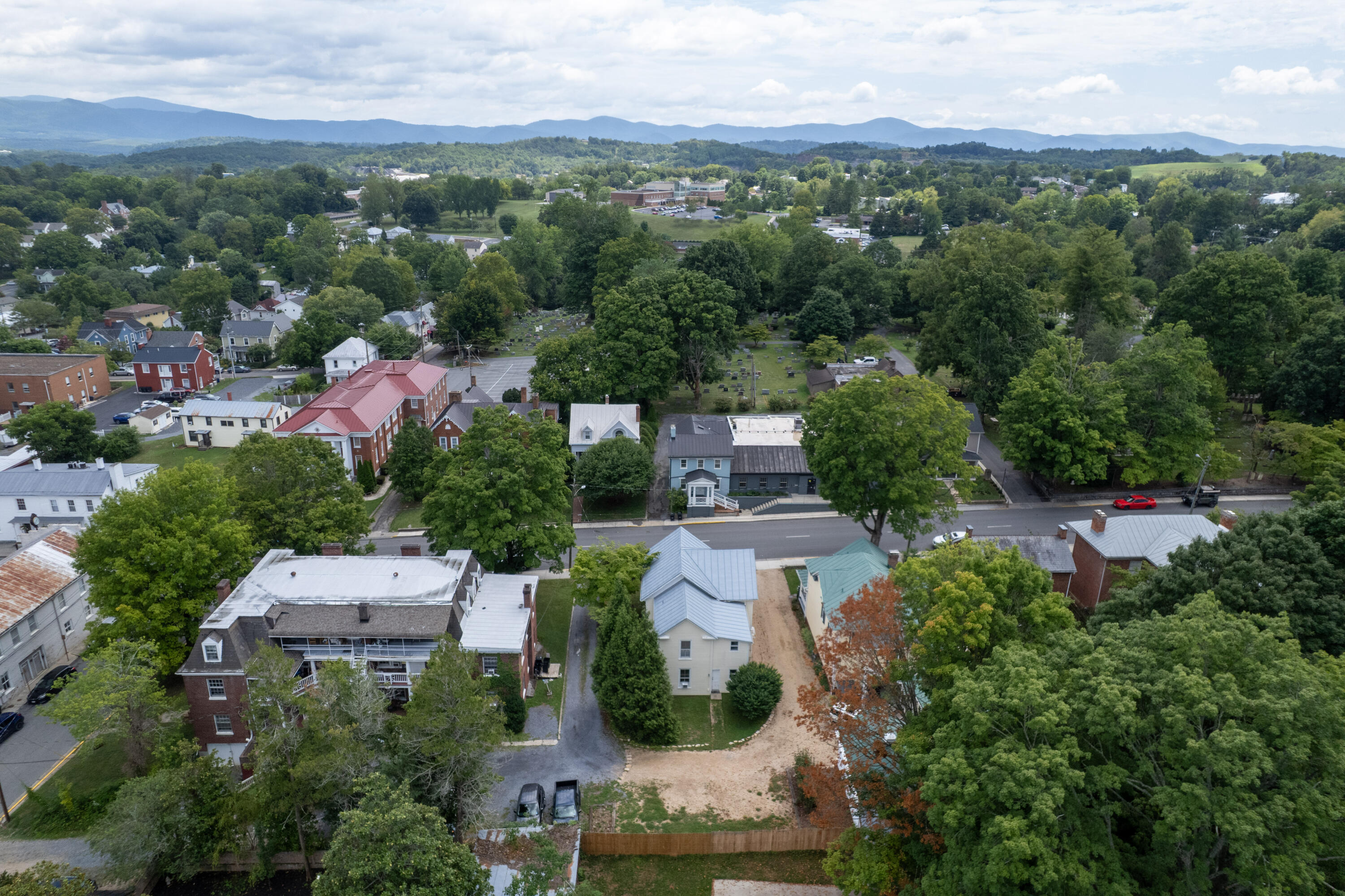 315 S MAIN St