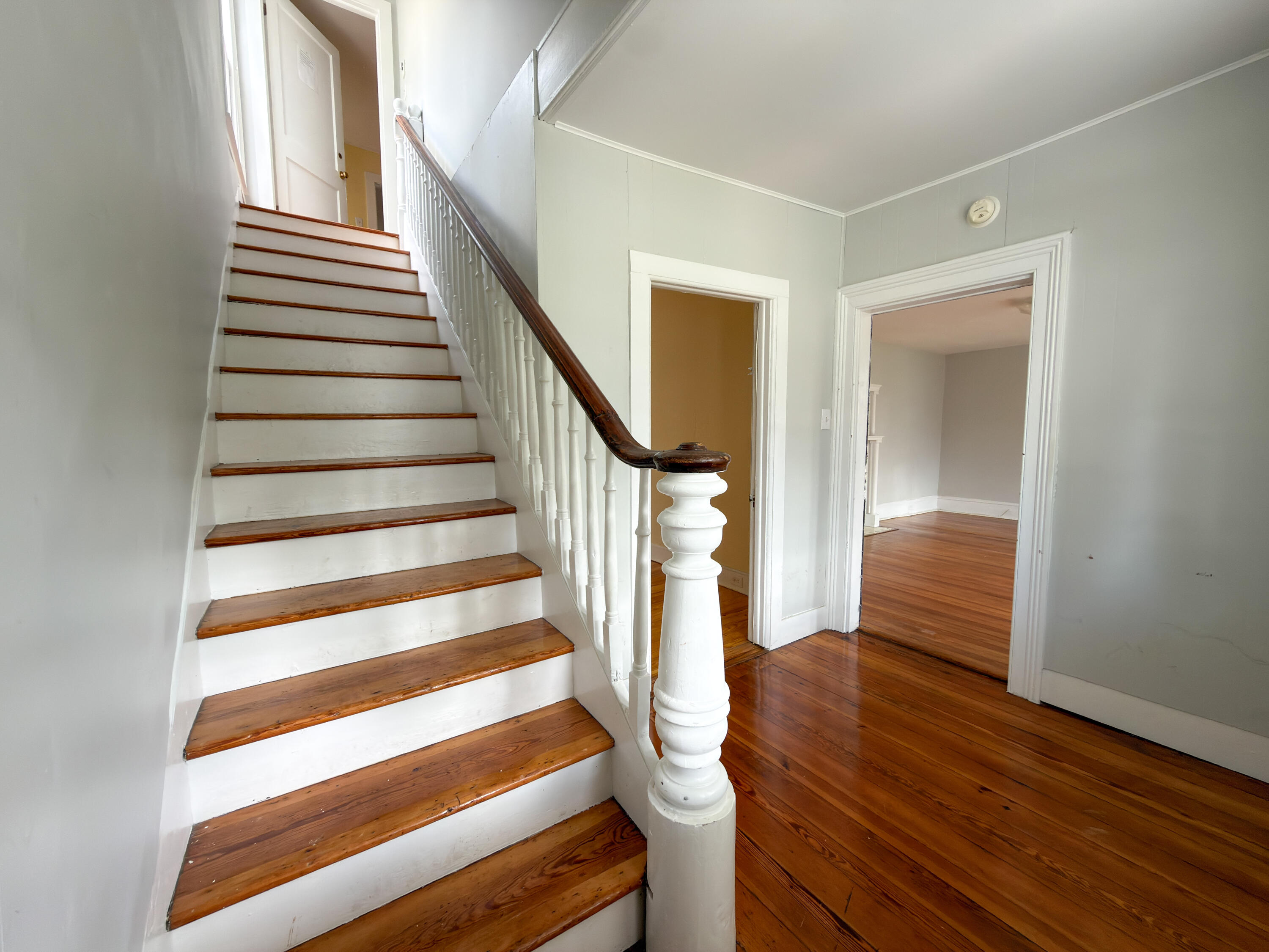 315 S MAIN St