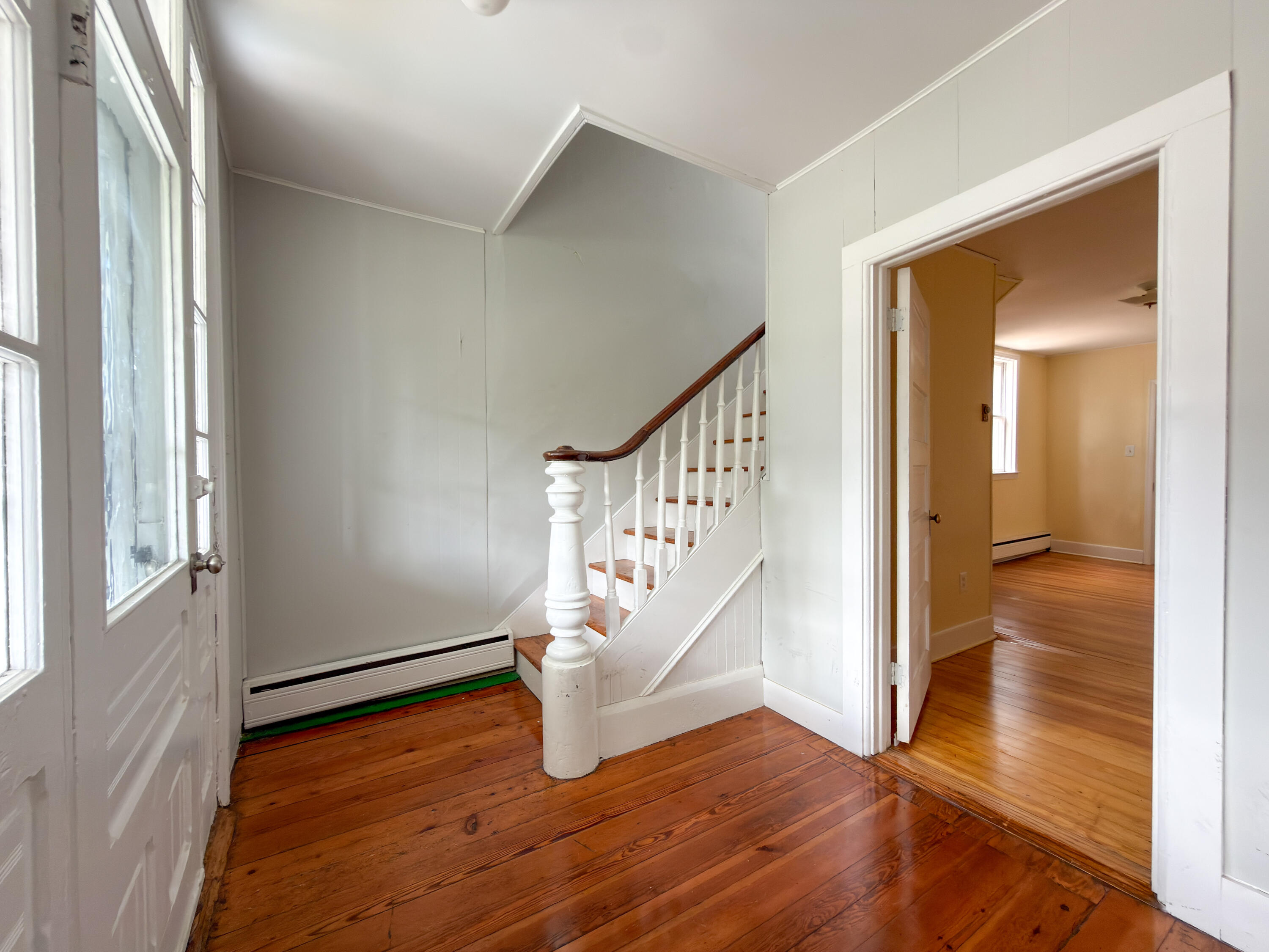315 S MAIN St