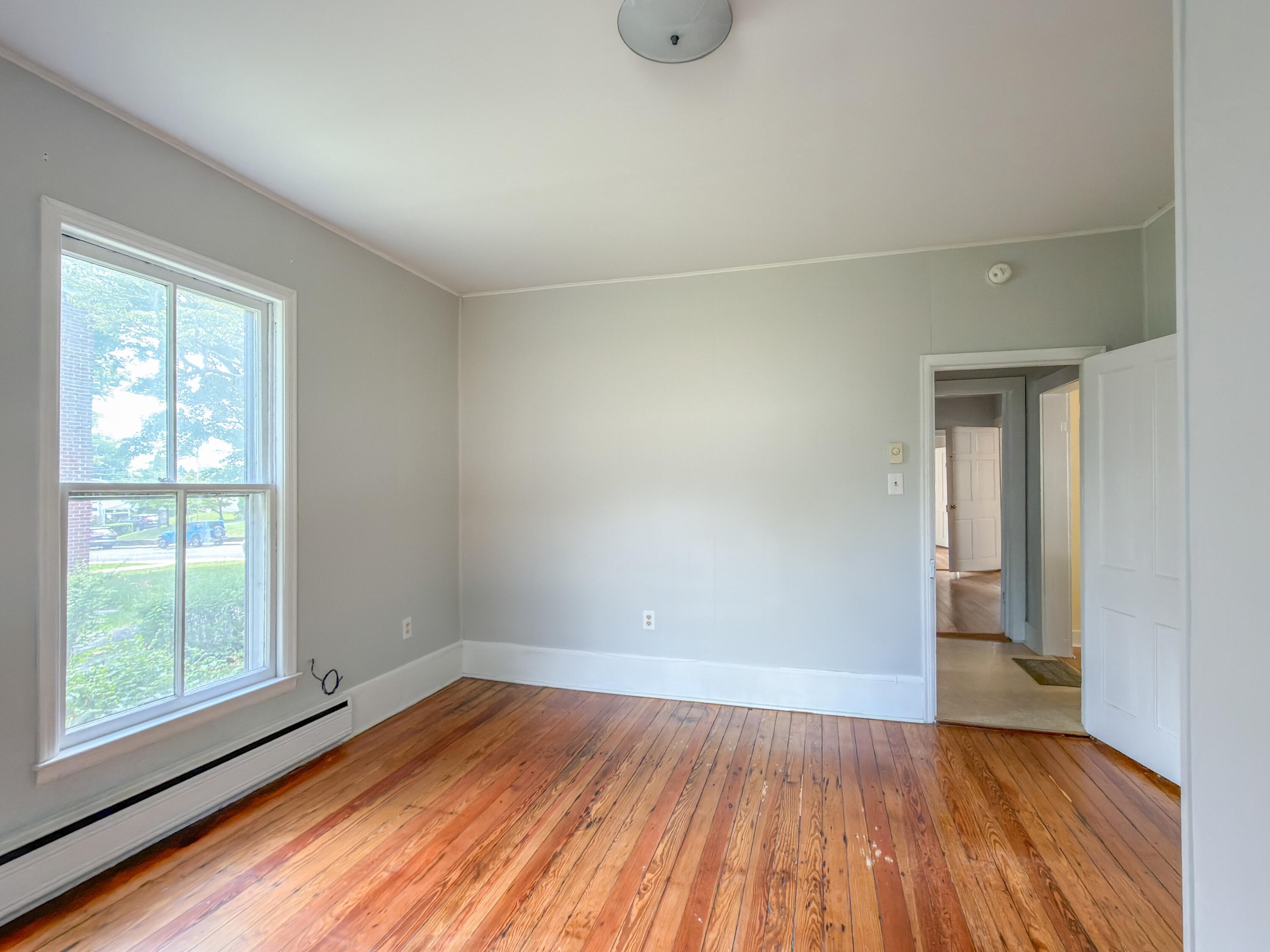 315 S MAIN St