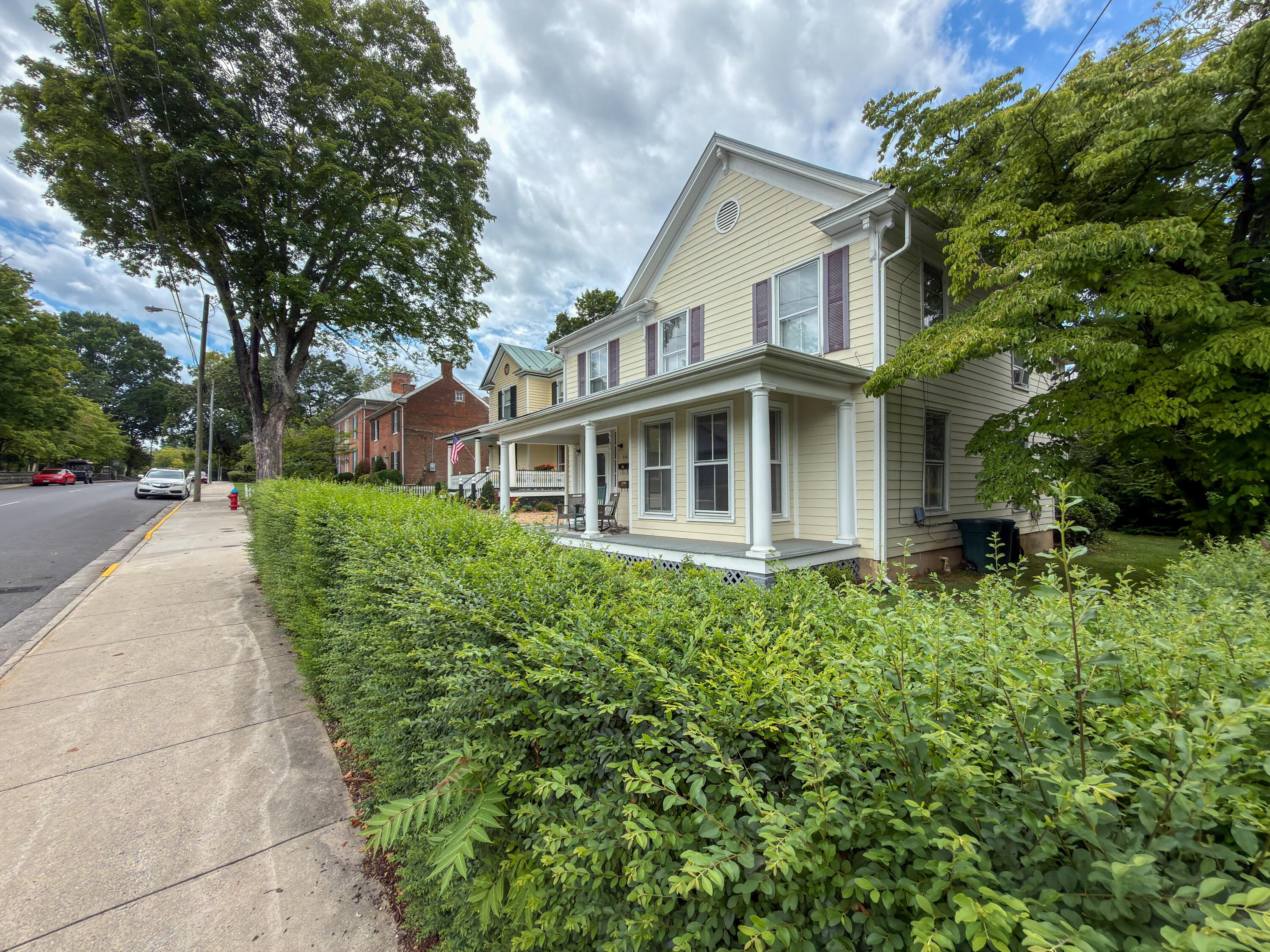 315 S MAIN St