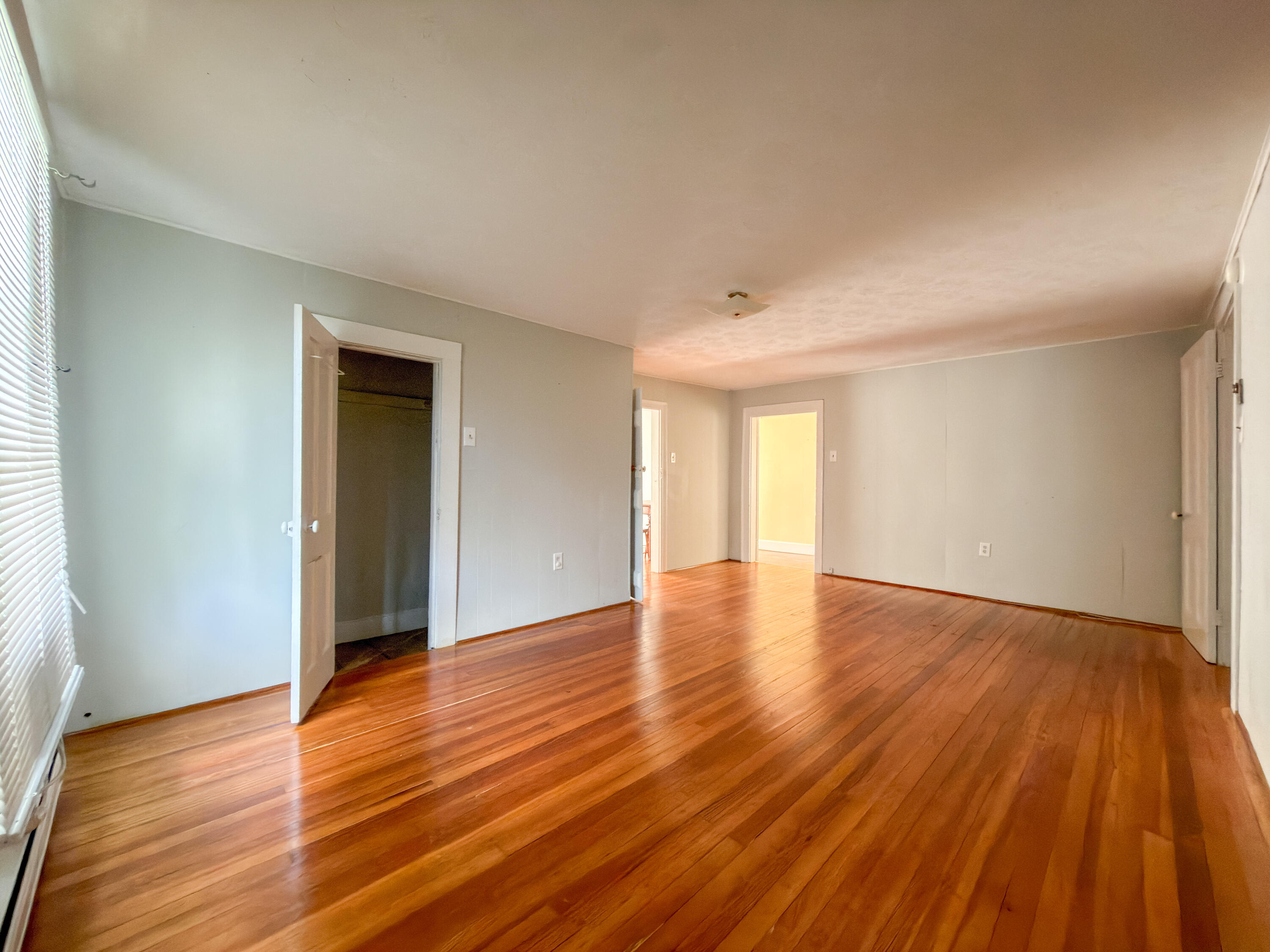 315 S MAIN St