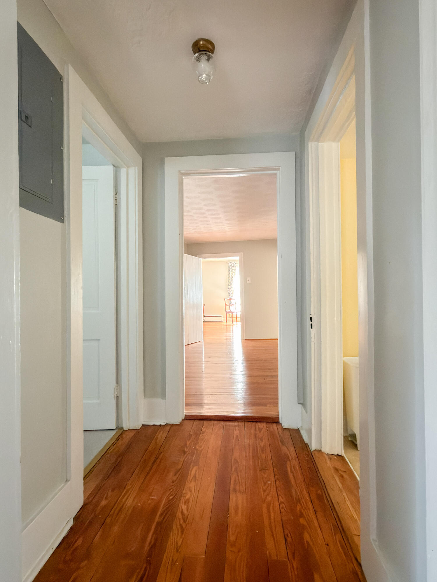 315 S MAIN St